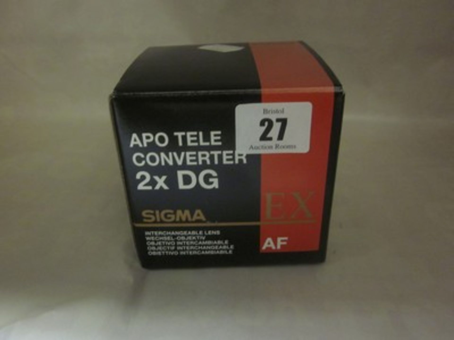 *A Sigma Apo tele converter 2x DG interchangeable lens for Canon (Boxed as new).Payment and