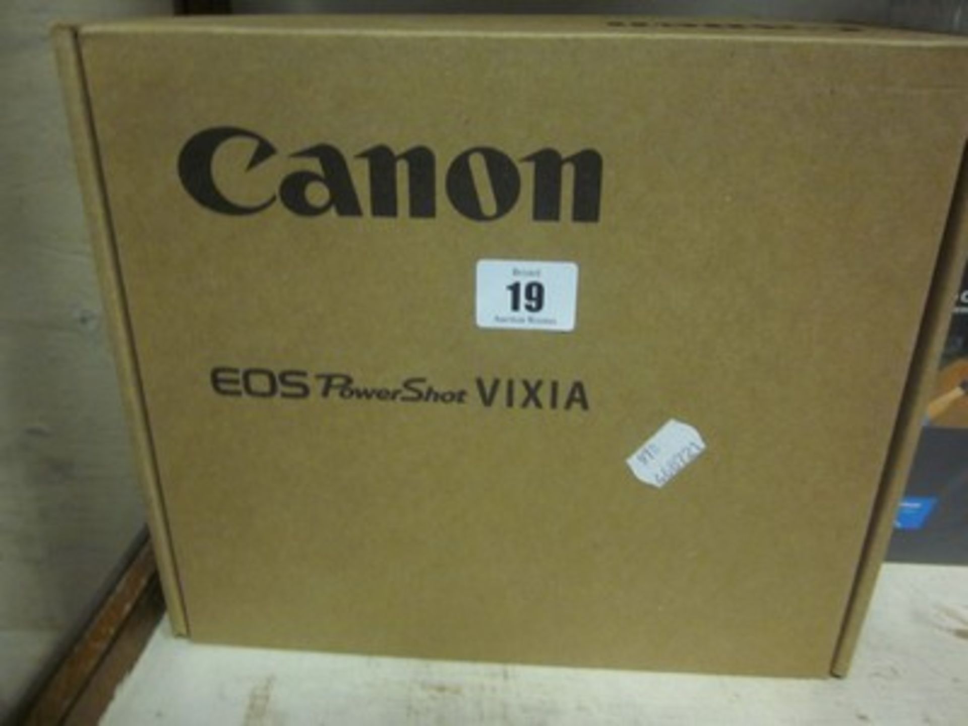 *A Canon EOS Rebel T3i EOS 600D body only (As new).Payment and collection by 5pm Friday 15th