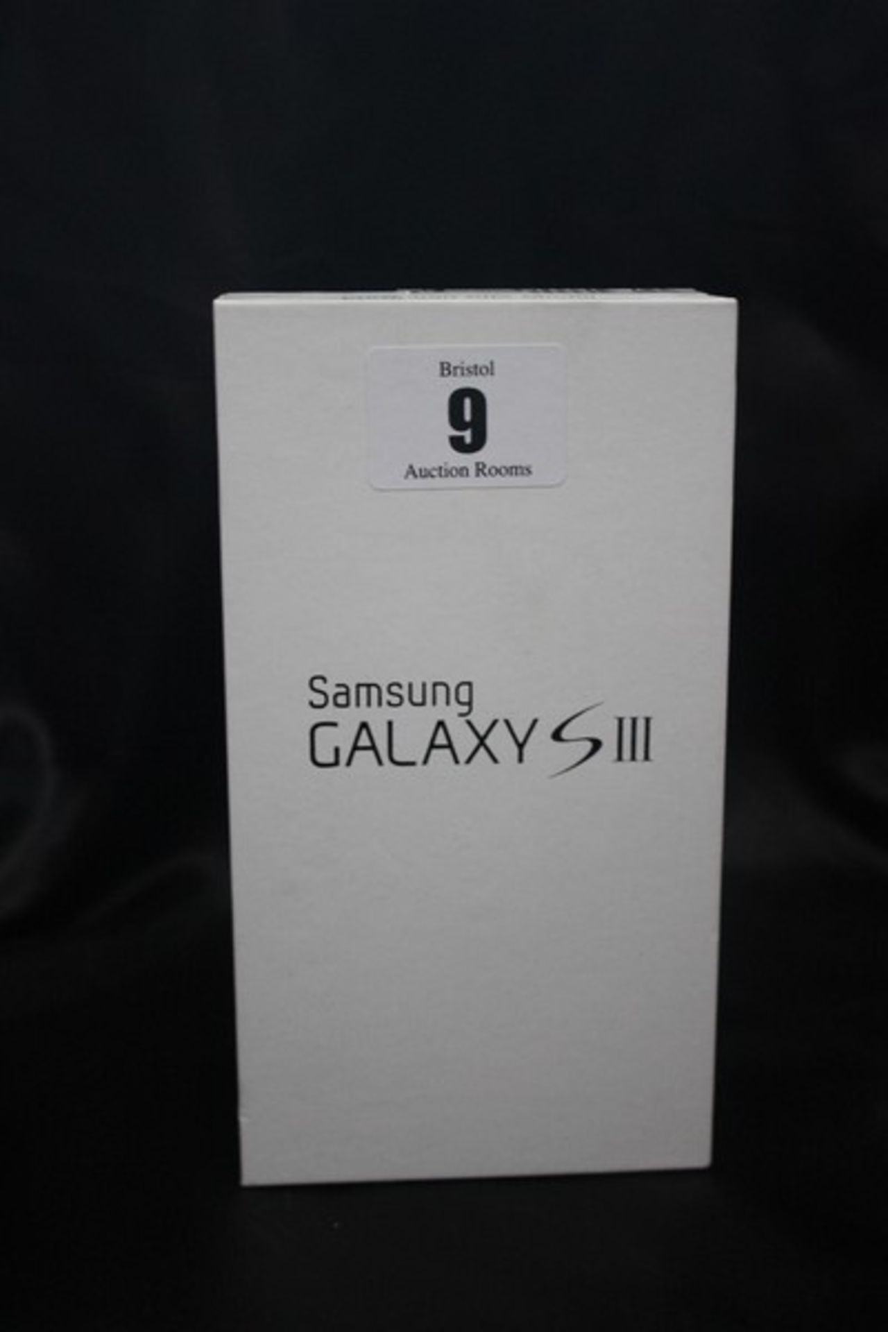 A Samsung Galaxy S III 16GB GT-I93000 imei: 352990/06/349094/6 (European sim model) (Boxed as new).