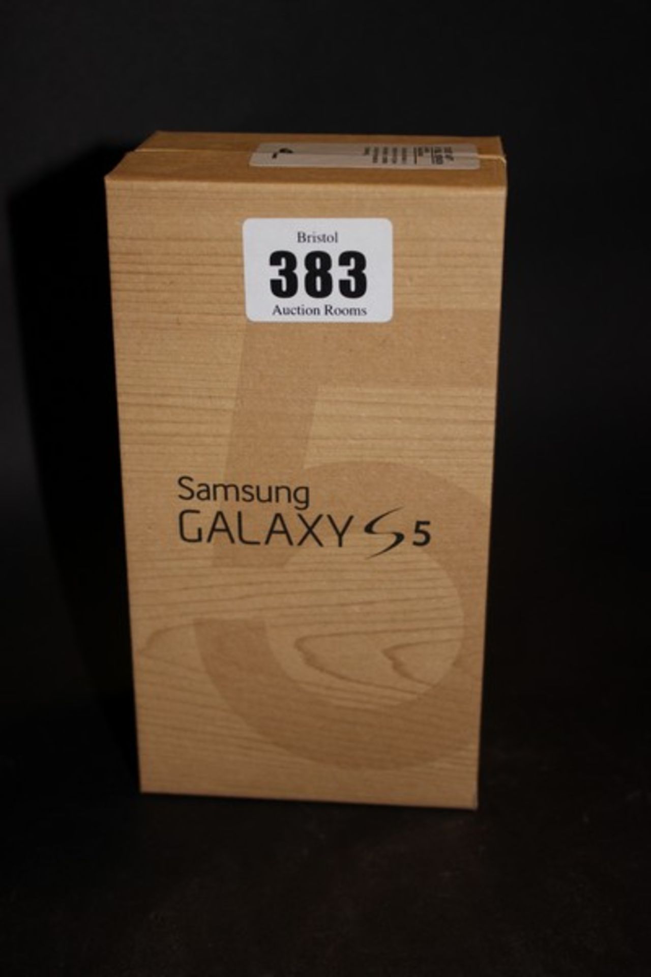 A Samsung Galaxy S5 white SM-G900F 16GB imei: 354886067020556 (Boxed as new).
