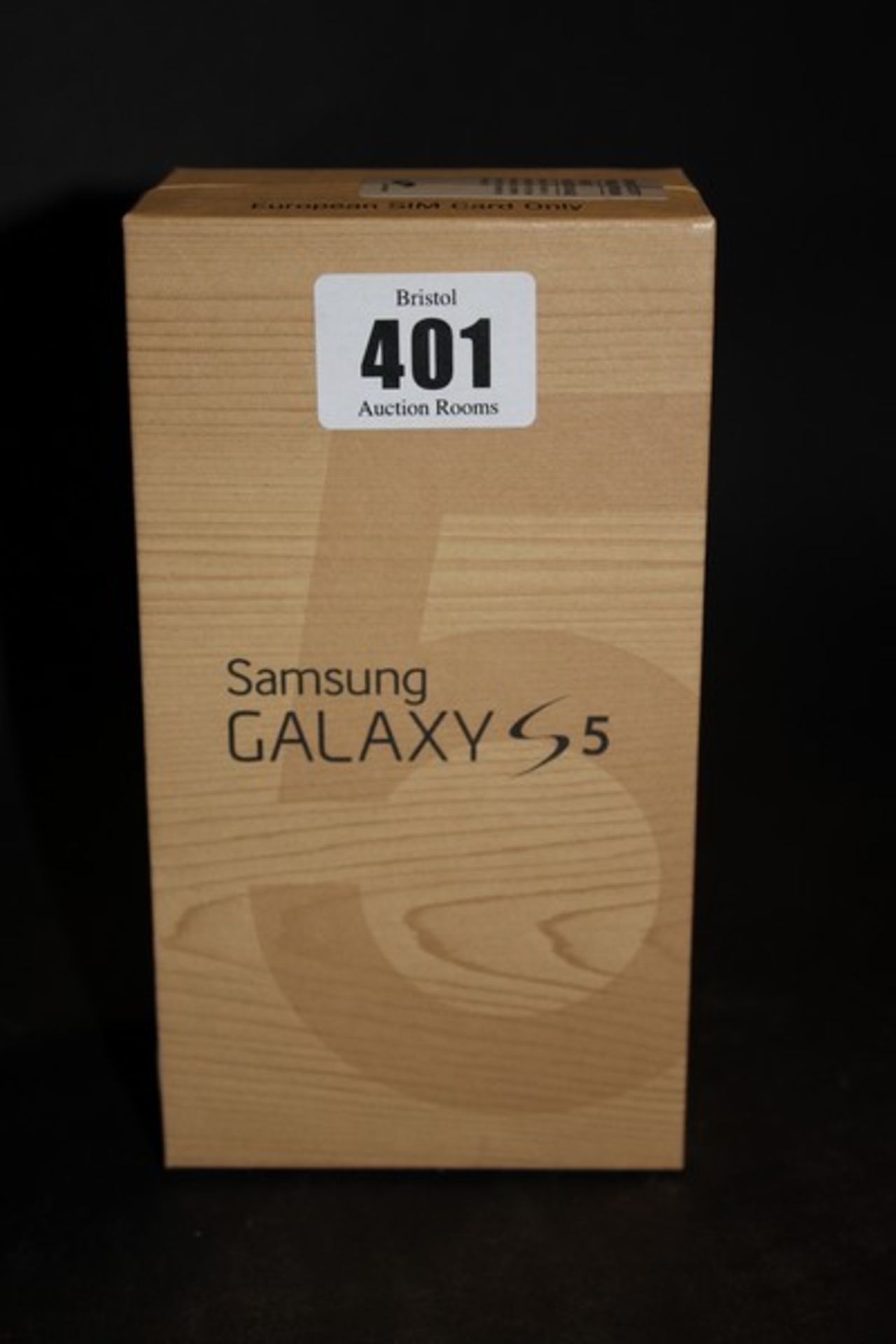 A Samsung Galaxy S5 white SM-G900F 16GB imei: 353222064735528 (European sim model) (Boxed as new).