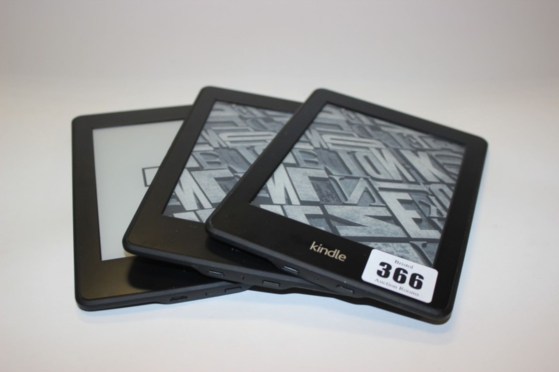Three Kindle Paperwhite 2 Wifi (2013) 90D4 2204 3474OEKG / 90D4 2204 3472 06DF / 90D4 2201 3513