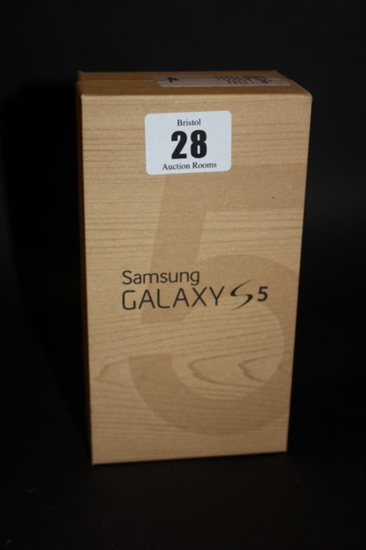 A Samsung Galaxy S5 white SM-G900F 16GB imei: 354886065158093 (Boxed as new).