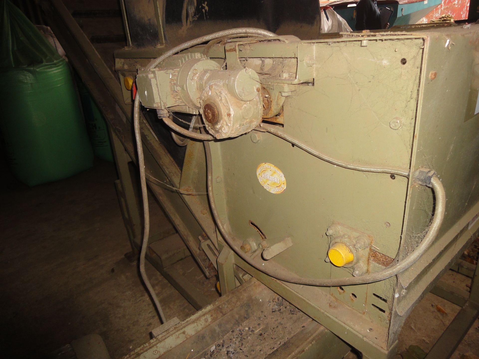 Herbert Engineering mids sorter (1995)
Model Number:  8X28E
Serial Number: 149-95-003
Last used