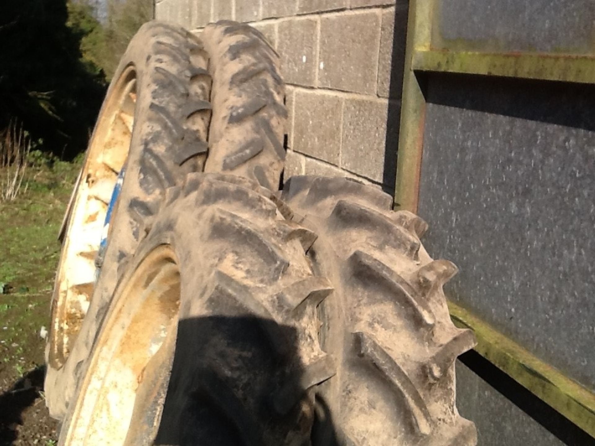 Michelin Rear wheels. 230/95 R48. And Taurus front row crop wheels. 9.5 R32. Location Acle, Norfolk. - Image 5 of 5