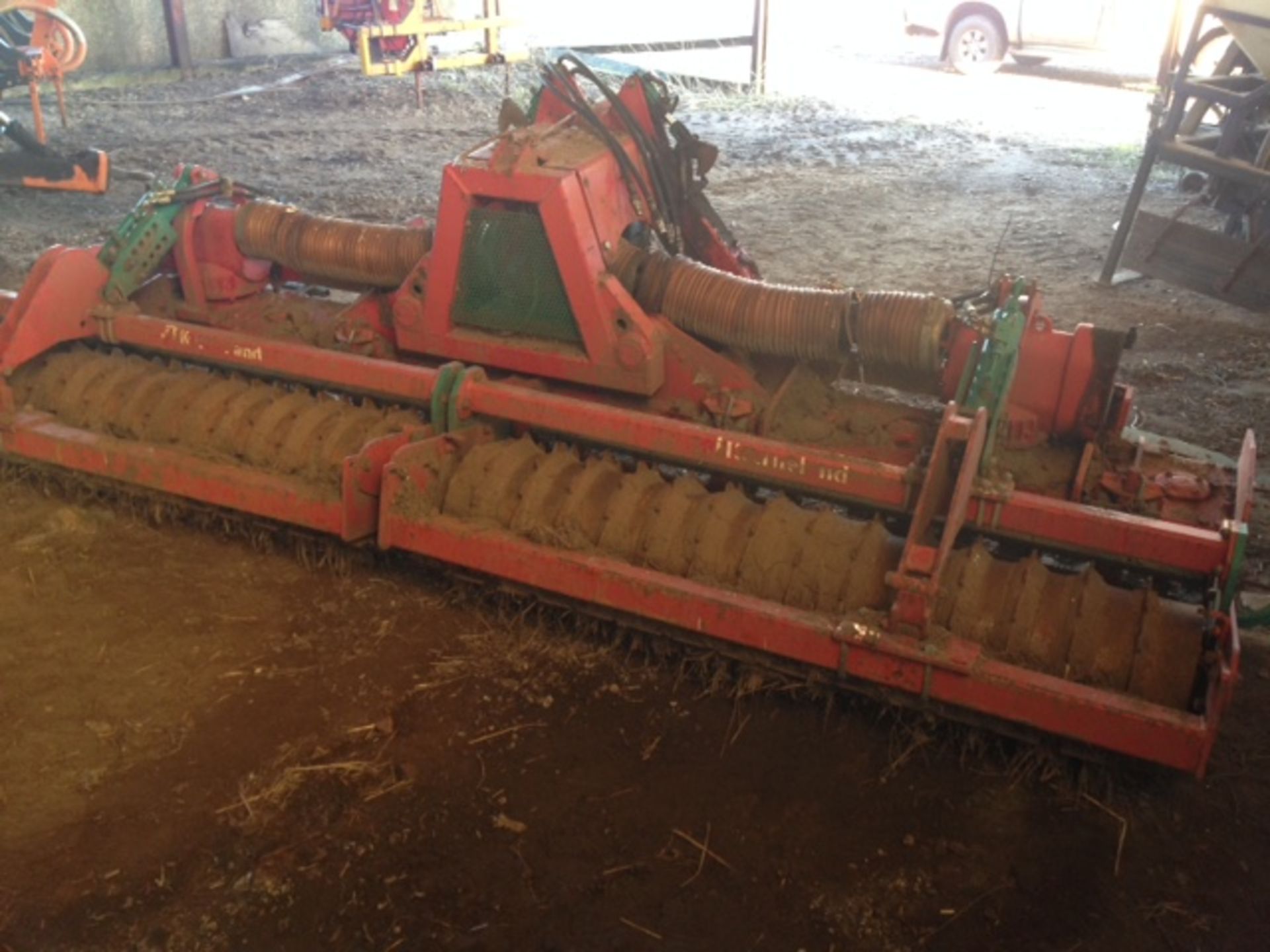 2002 Kverneland NG/400/H4F. 4m folding power harrow Location Atherstone, Warwickshire. - Image 2 of 4