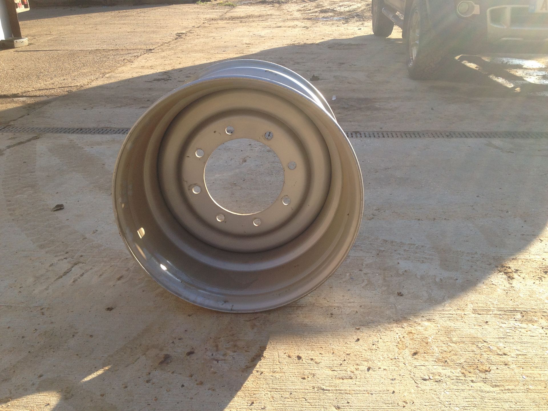 2015 New unused trailer wheel centre 8 stud for 500/60/R22.5 Tyre. Location: Holt, Norfolk.