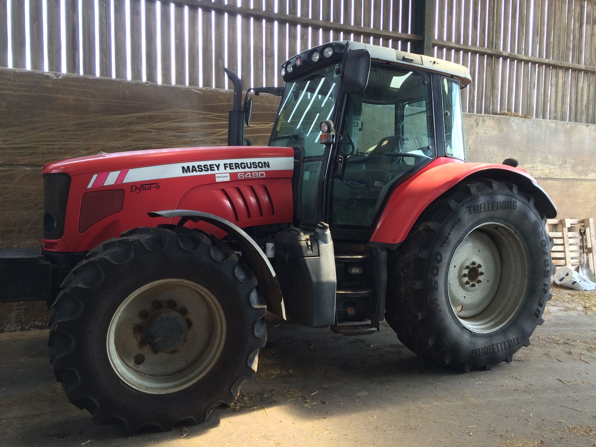 Massey Ferguson 6480 Dyna 6 Reg No: AU08 BGZ, Serial No: T036053 7,300 hours Location Diss, Norfolk.