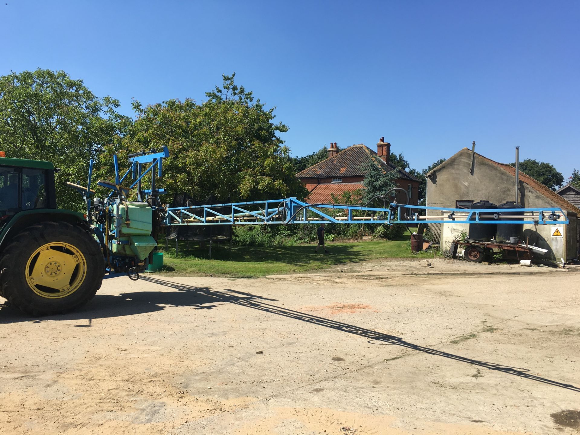 Berthoud 1000lt Mounted 18m Sprayer, year 2002. Registration no: 996340. Location Diss, Norfolk. - Image 6 of 8