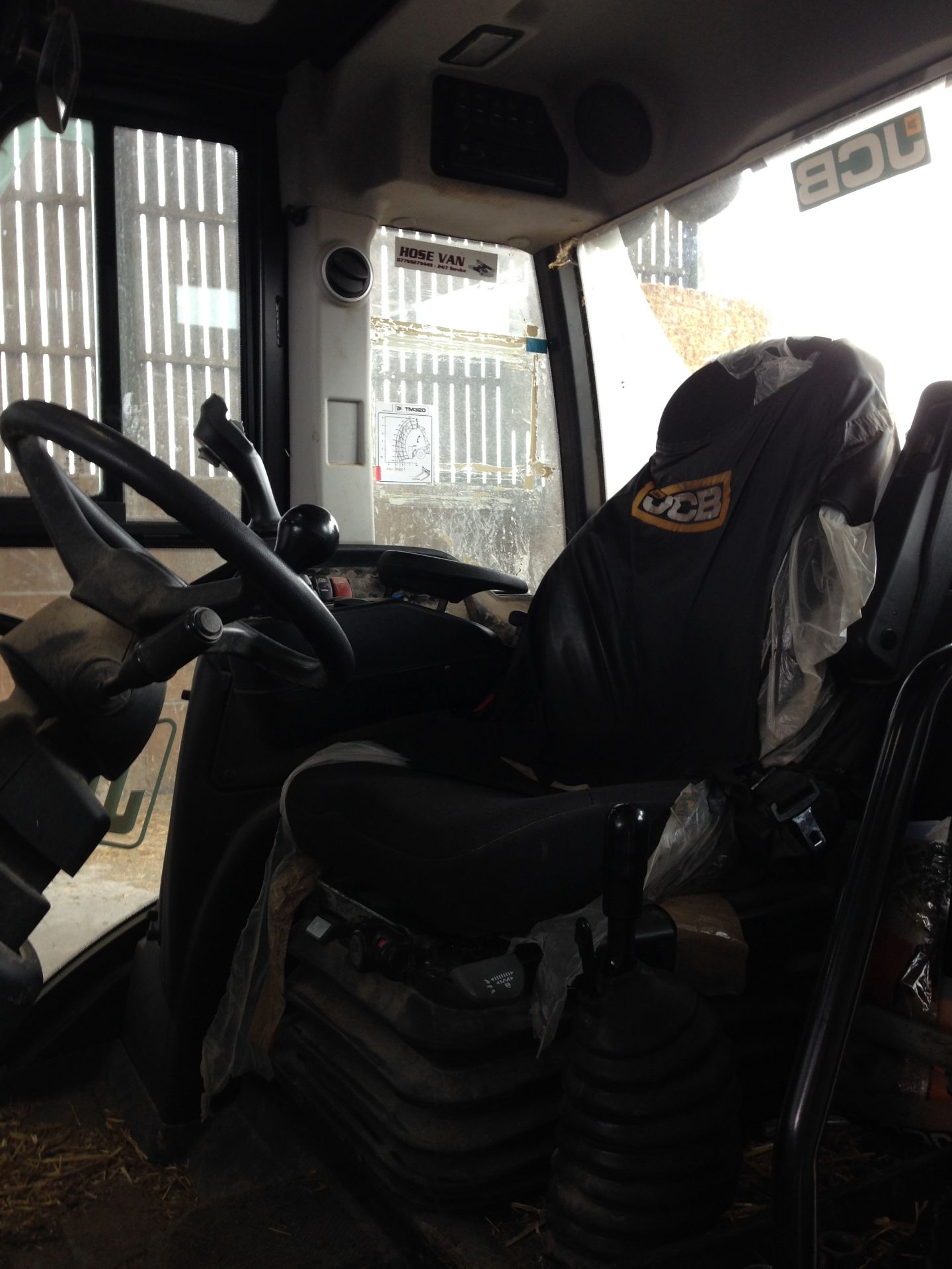 JCB TM320 Agri T4i iiiB, Articulated Loader, Auto Hitch, PUH, Location Diss, Norfolk. - Image 7 of 10