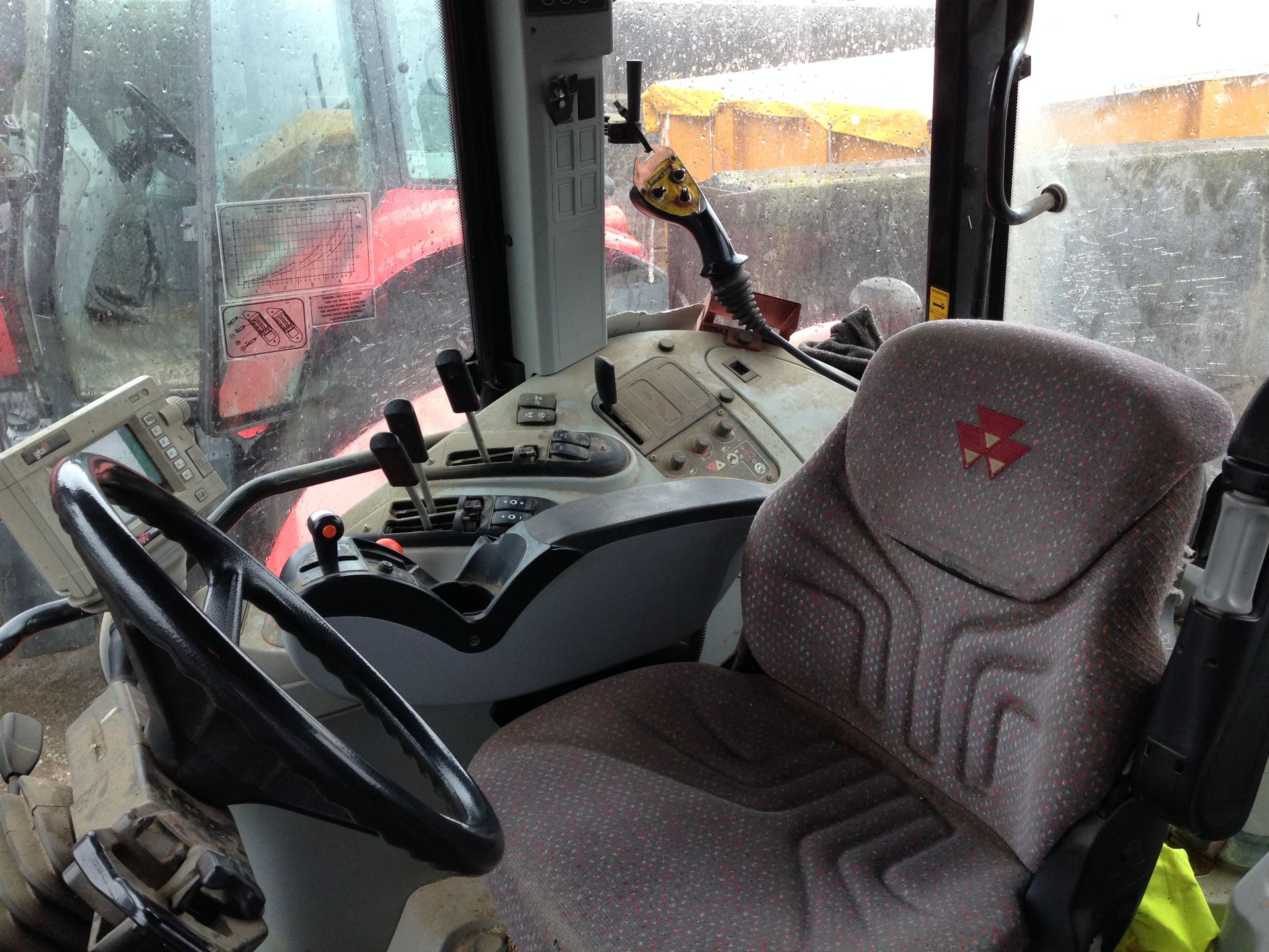 Massey Ferguson 6480 Dyna 6 Reg No: AU08 BGY, Serial No: T036021 8,900 hours Location Diss, Norfolk. - Image 7 of 7