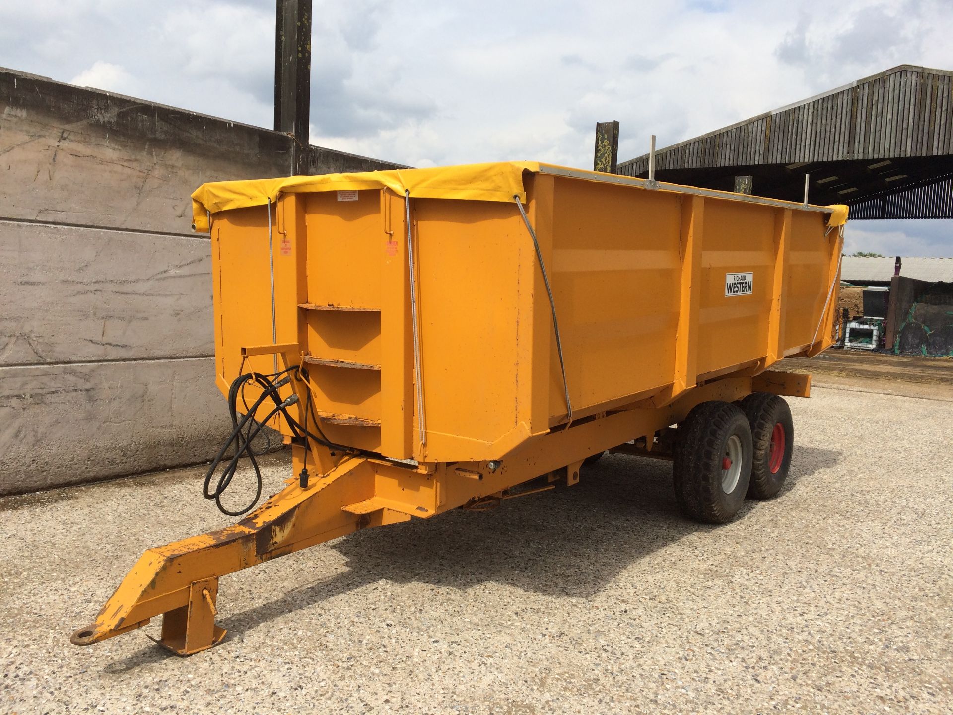 Richard Western 10T Trailer, Rollover Tilt, Tandem Axle, Manual Tailgate, Location Diss, Norfolk.