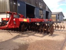 Quivogne APX (1999) 4.6m Discs with towing bracket. Location: Southwell Nottingham