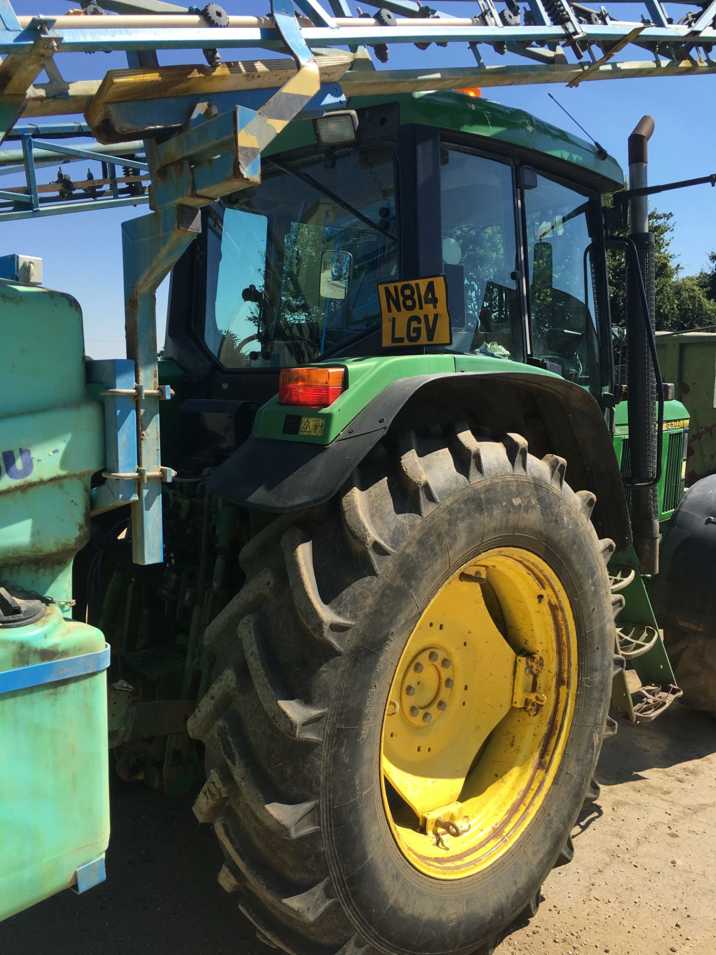 John Deere 6600 Tractor. On farm from new. Done 7334 hours. 2 x Spools. 1996 Location Diss, Norfolk. - Image 5 of 6