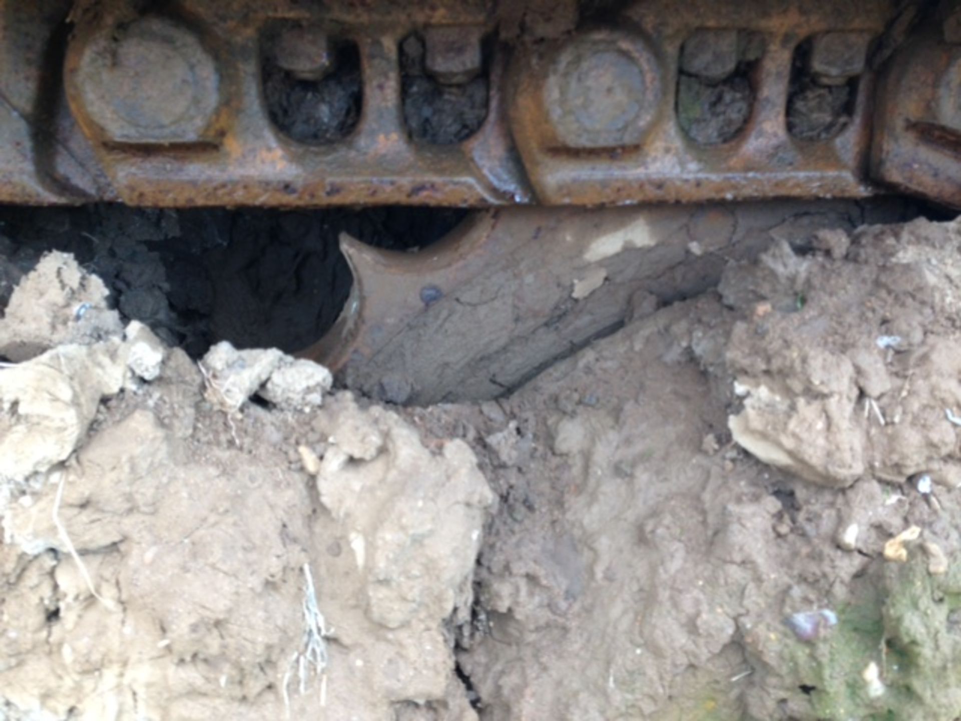 1988 Liebherr LR 611. Tracked loading shovel 5,659 hours. Location Atherstone, Warwickshire. - Image 3 of 4