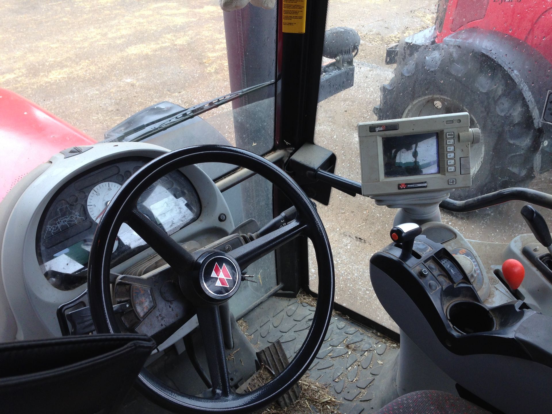 Massey Ferguson 6480 Dyna 6 Reg No: AU08 BGY, Serial No: T036021 8,900 hours Location Diss, Norfolk. - Image 6 of 7