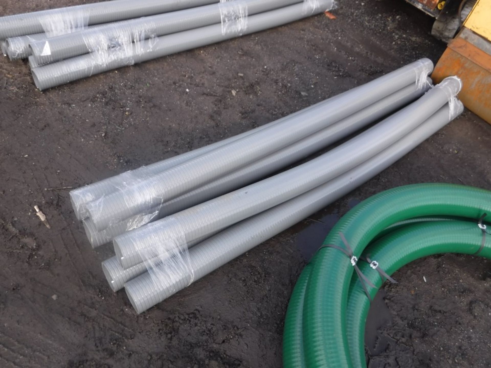 6 x 8ft LENGTHS OF 4" SUCTION HOSE [NO VAT]