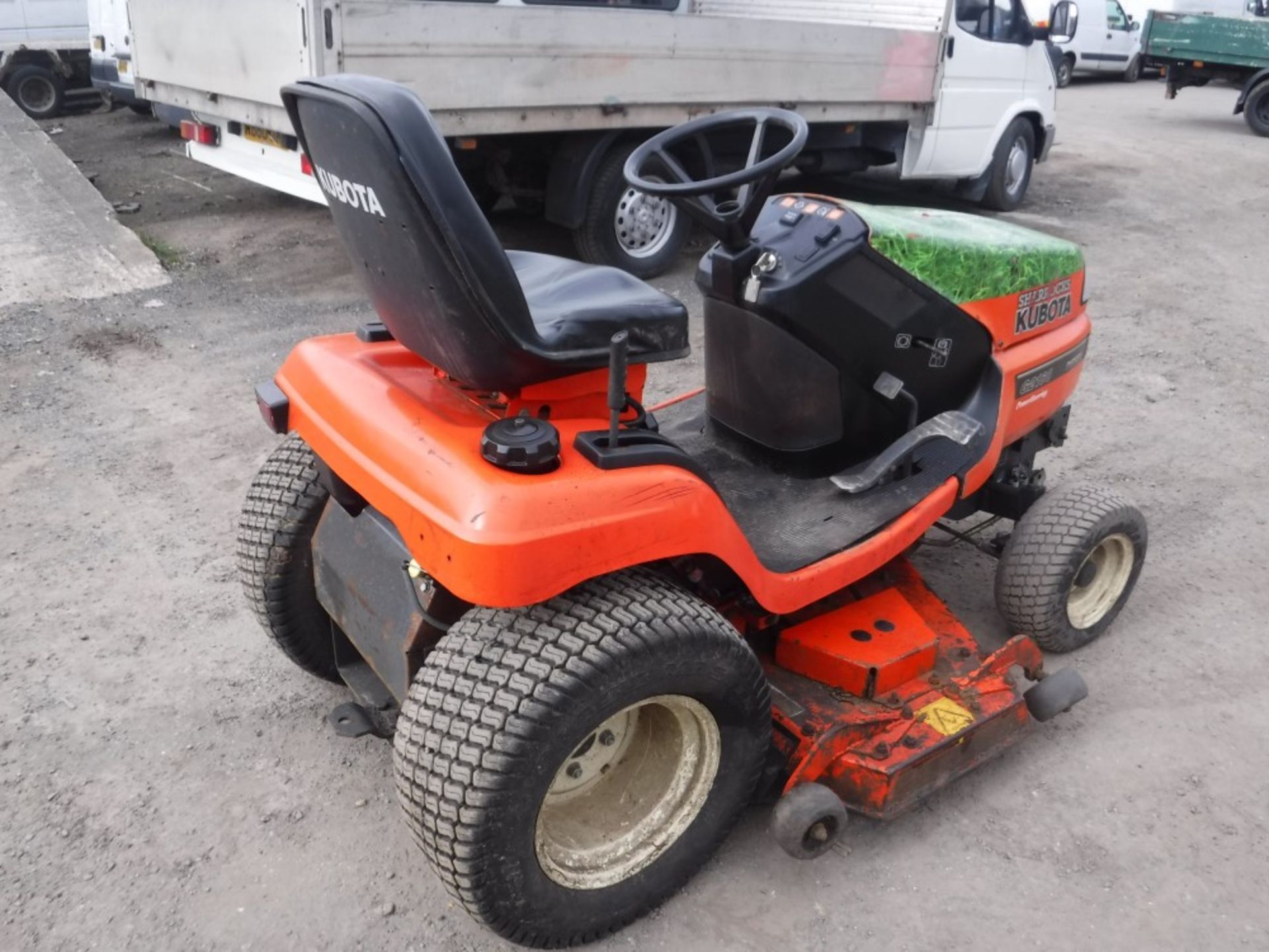 KUBOTA G2160 RIDE ON MOWER [+ VAT] - Image 3 of 4