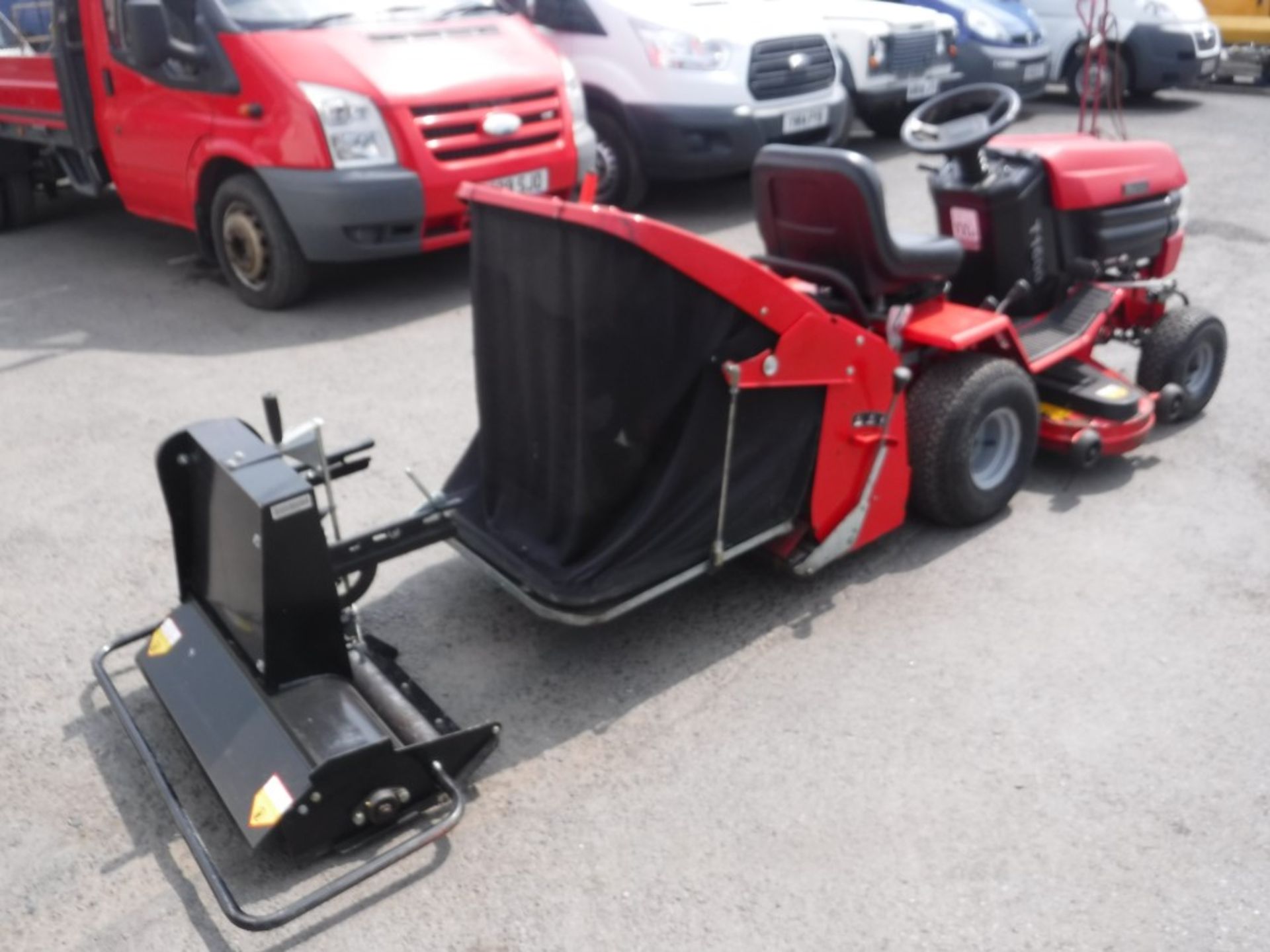 WESTWOOD MOWER & SCARIFIER [NO VAT] - Image 2 of 2