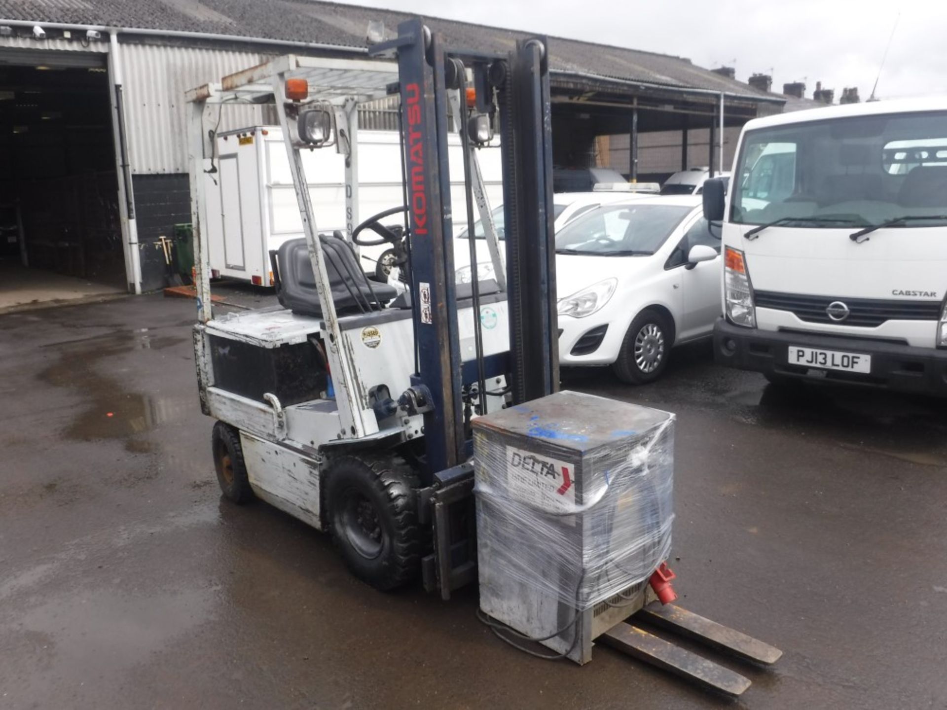 KOMATSU 1.5 TON ELECTRIC FORKLIFT WITH CHARGER, 14791 HOURS [NO VAT]