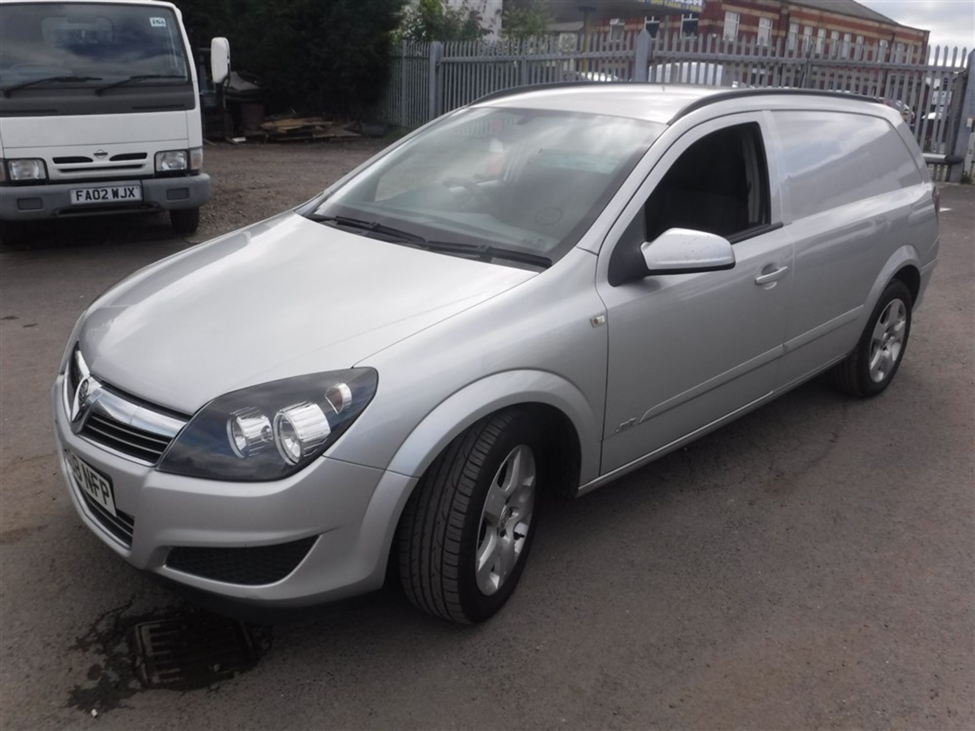 08 reg VAUXHALL ASTRA SPORTIVE CDTI, 1ST REG 07/08, TEST 07/17, 225434M NOT WARRANTED, V5 HERE, 4 - Image 2 of 5