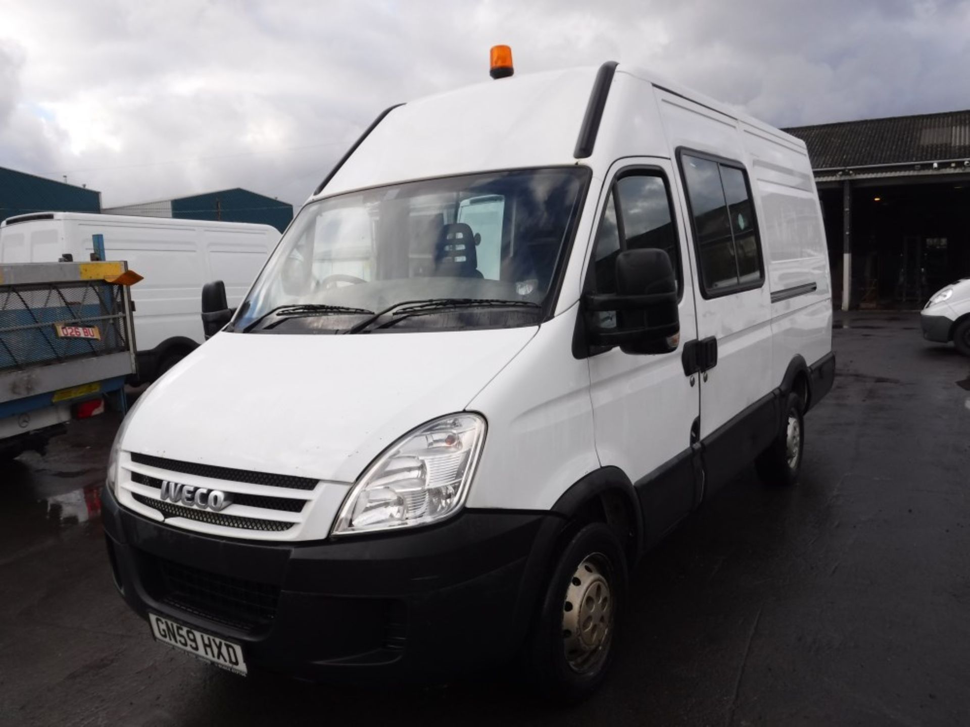 59 reg IVECO DAILY 35S12 MWB, 1ST REG 10/09, 145224M WARRANTED, V5 HERE, 1 OWNER FROM NEW [+ VAT] - Image 2 of 6