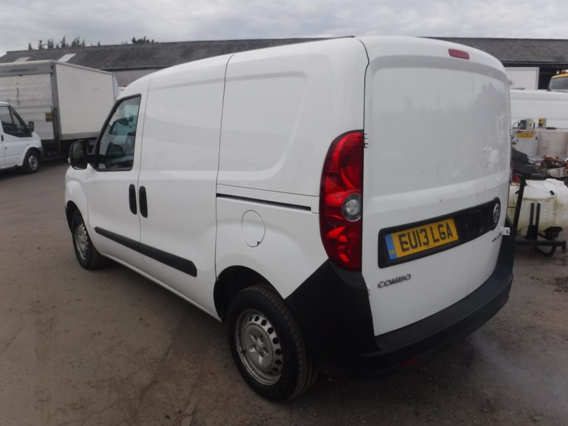 13 reg VAUXHALL COMBO 2000 CDTI VAN, 1ST REG 05/13, TEST 05/17, 111277M WARRANTED, V5 HERE, 1 - Image 3 of 5