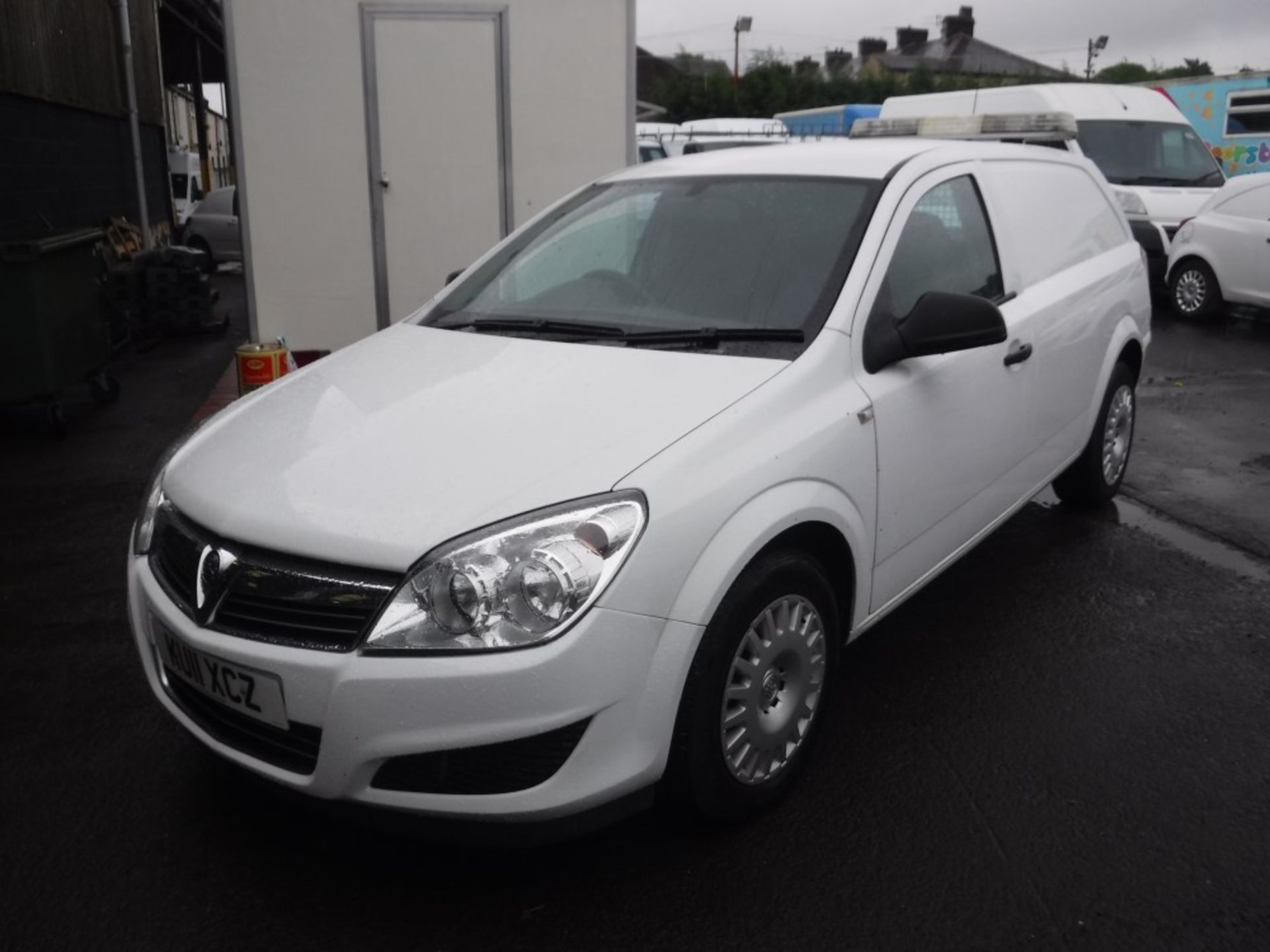 11 reg VAUXHALL ASTRA CLUB CDTI VAN, 1ST REG 04/11, TEST 04/17, 126468M WARRANTED, V5 HERE, 1 - Image 2 of 5