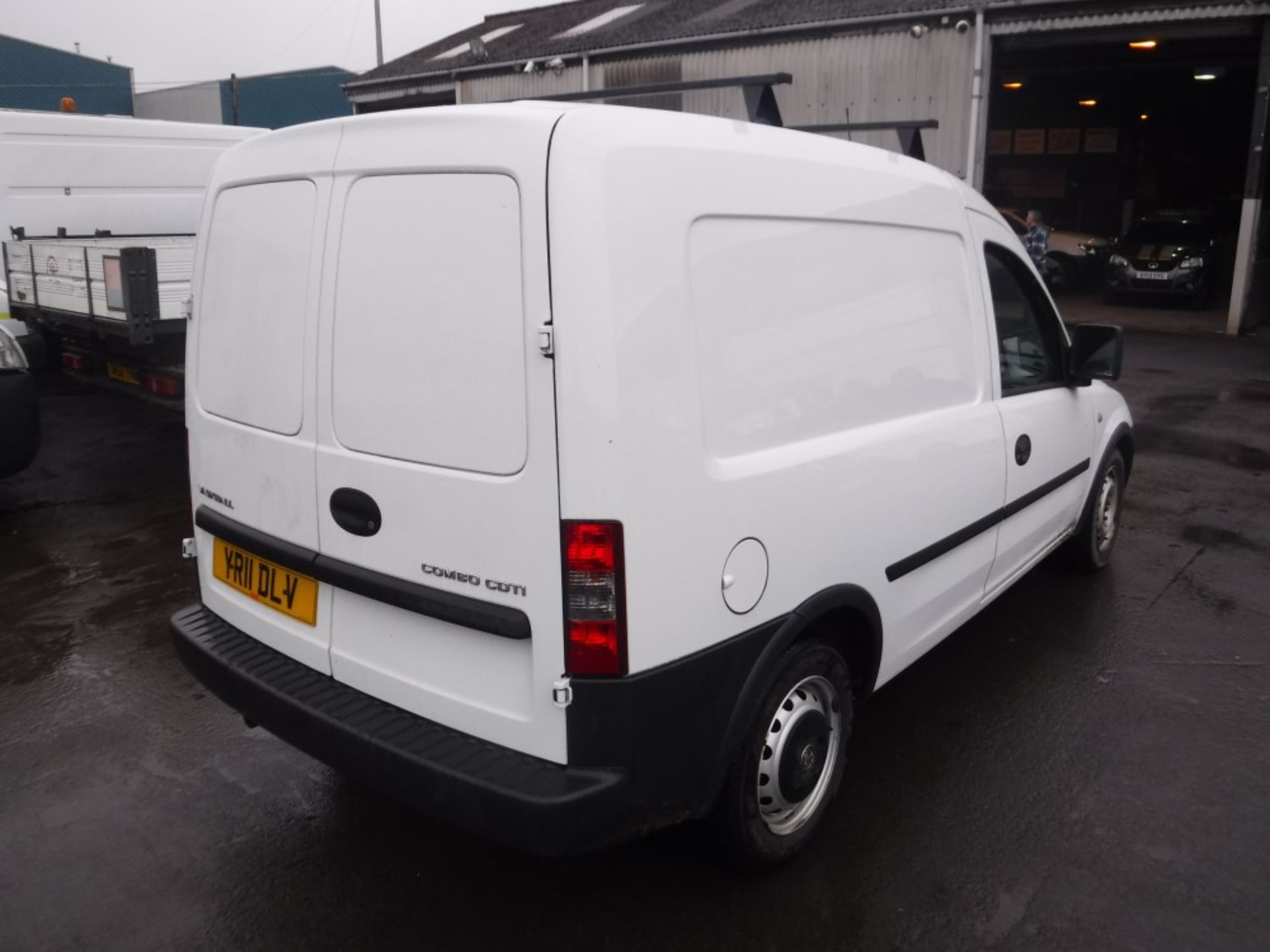 11 reg VAUXHALL COMBO 1700 CDTI VAN, 1ST REG 03/11, TEST 05/17, 226038M WARRANTED, V5 HERE, 2 FORMER - Image 4 of 5