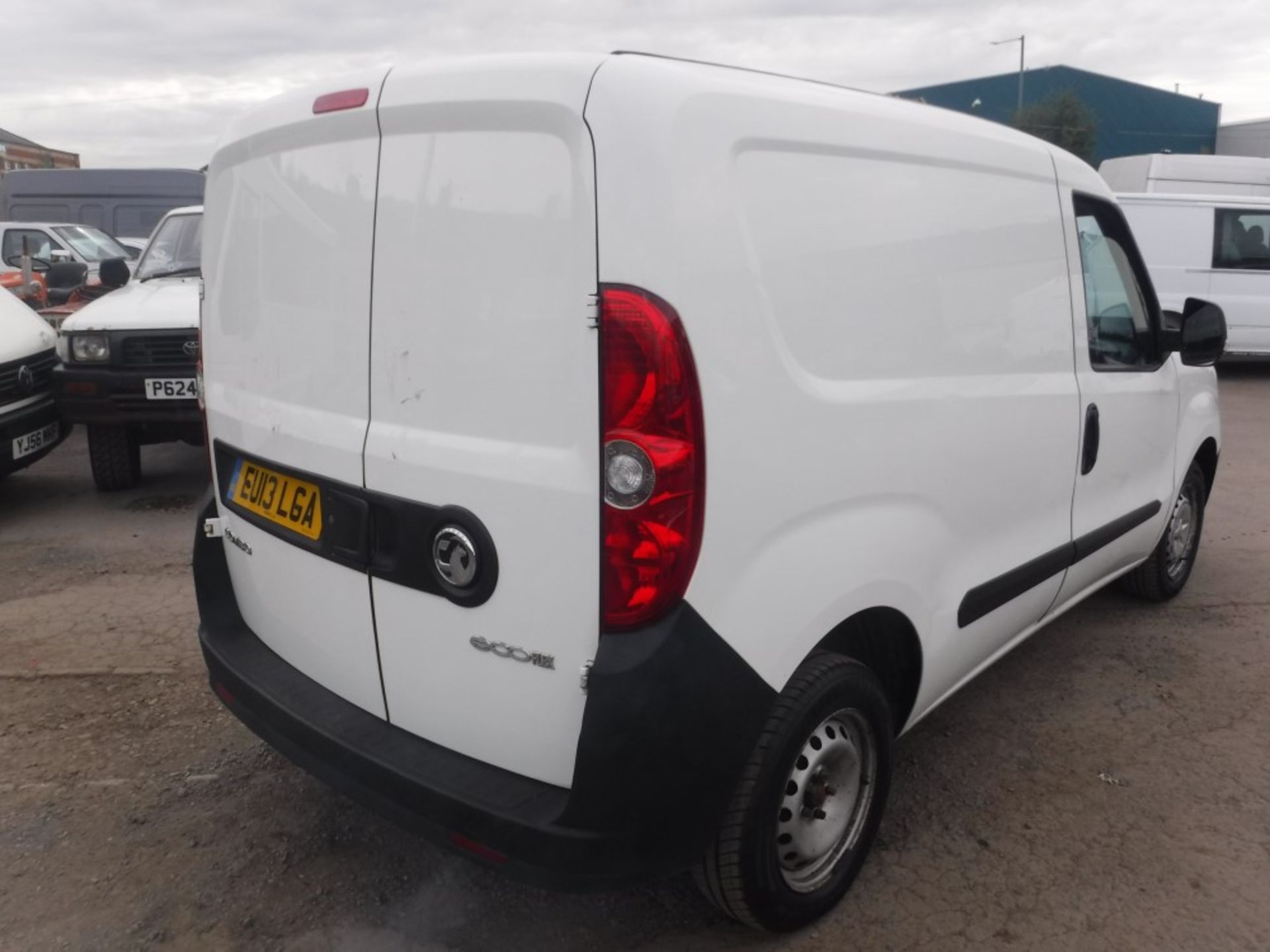 13 reg VAUXHALL COMBO 2000 CDTI VAN, 1ST REG 05/13, TEST 05/17, 111277M WARRANTED, V5 HERE, 1 - Image 4 of 5