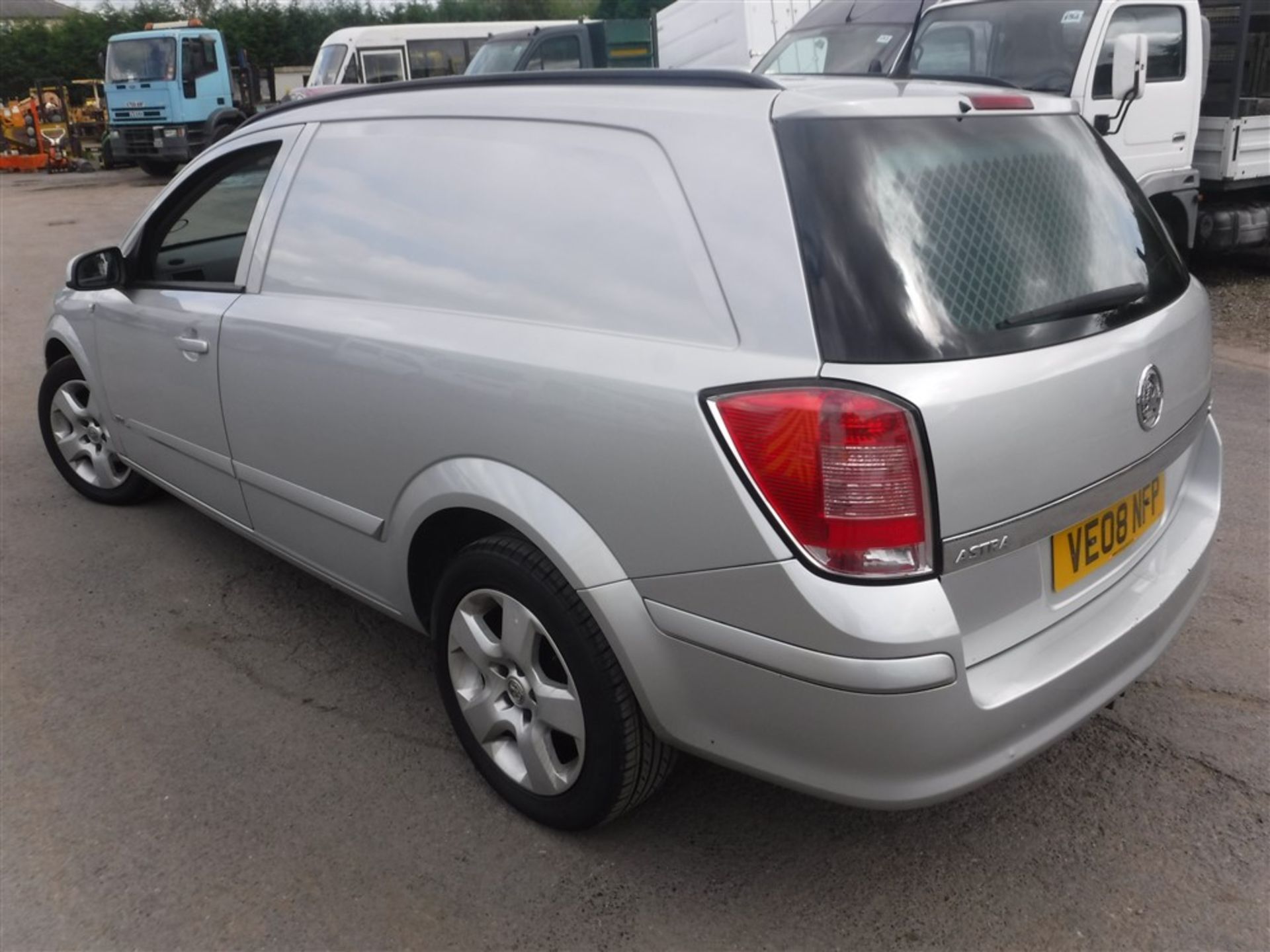 08 reg VAUXHALL ASTRA SPORTIVE CDTI, 1ST REG 07/08, TEST 07/17, 225434M NOT WARRANTED, V5 HERE, 4 - Image 3 of 5