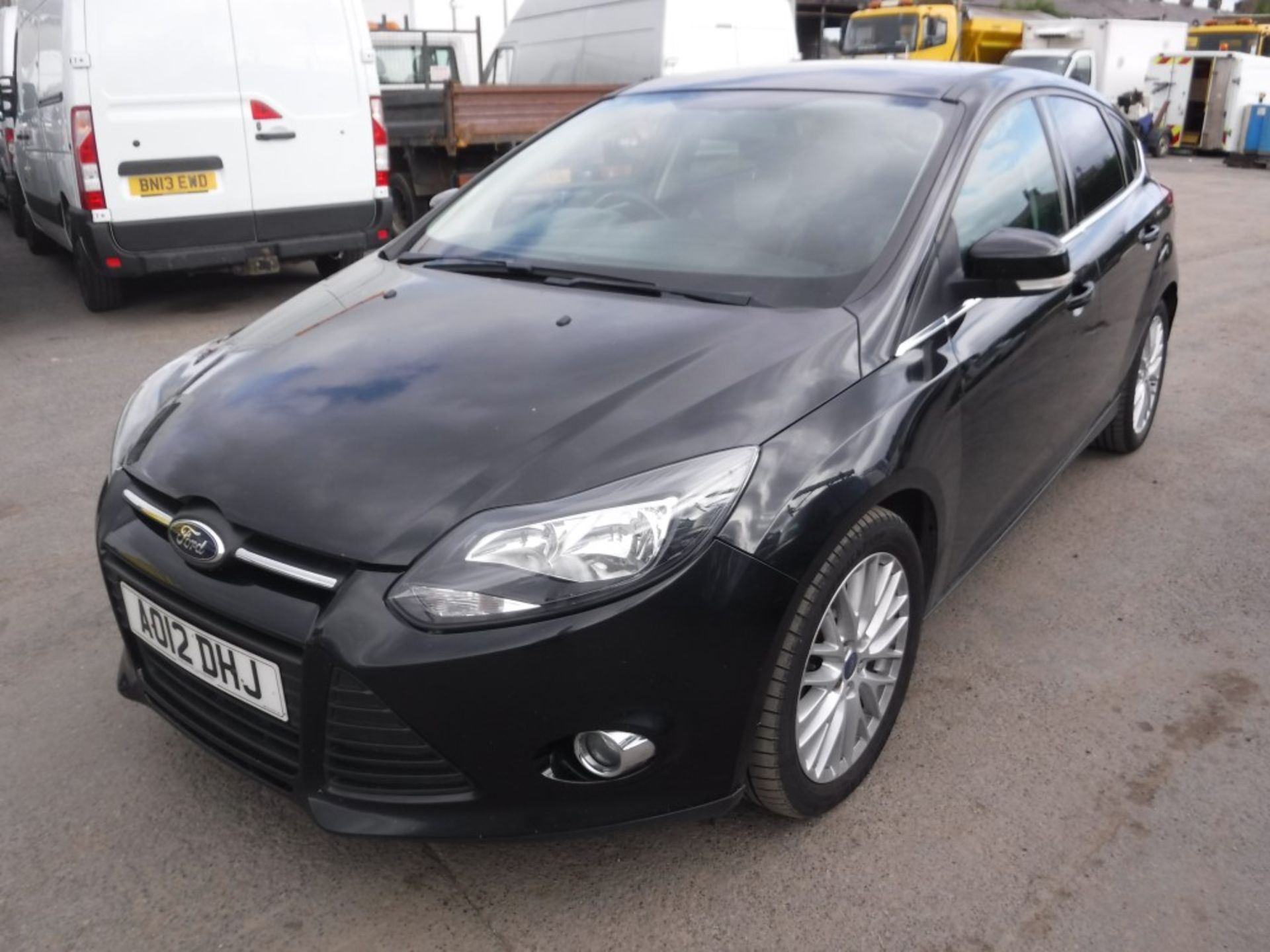 12 reg FORD FOCUS ZETEC TDCI 5 DOOR HATCHBACK, 1ST EG 03/12, TEST 04/17, 151175M WARRANTED, V5 HERE, - Image 2 of 5