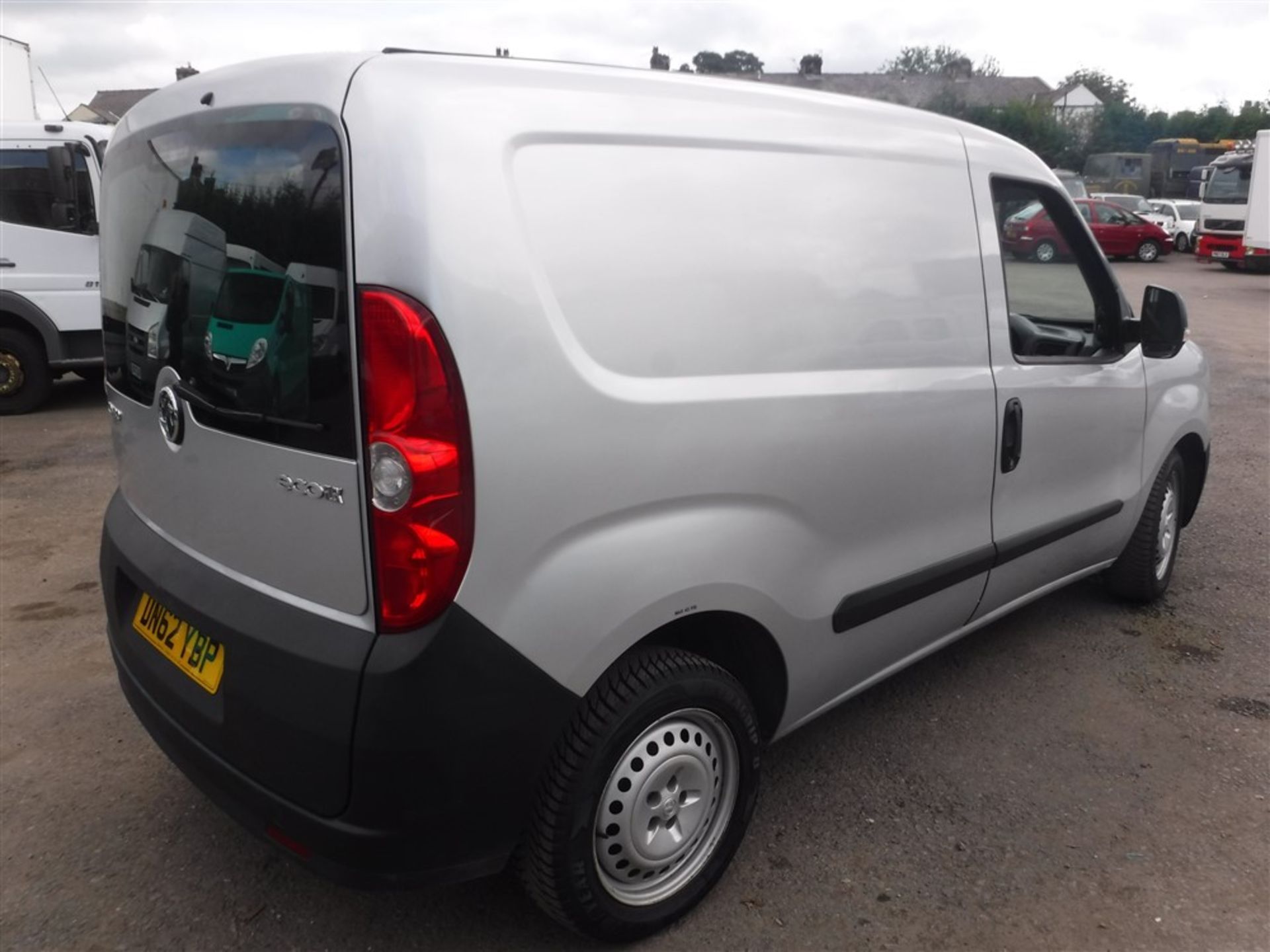 62 reg VAUXHALL COMBO 2300 L1H1 CDTI SS ECOFLEX, 1ST REG 01/13, TEST 01/17, 115443M WARRANTED, V5 - Image 4 of 5