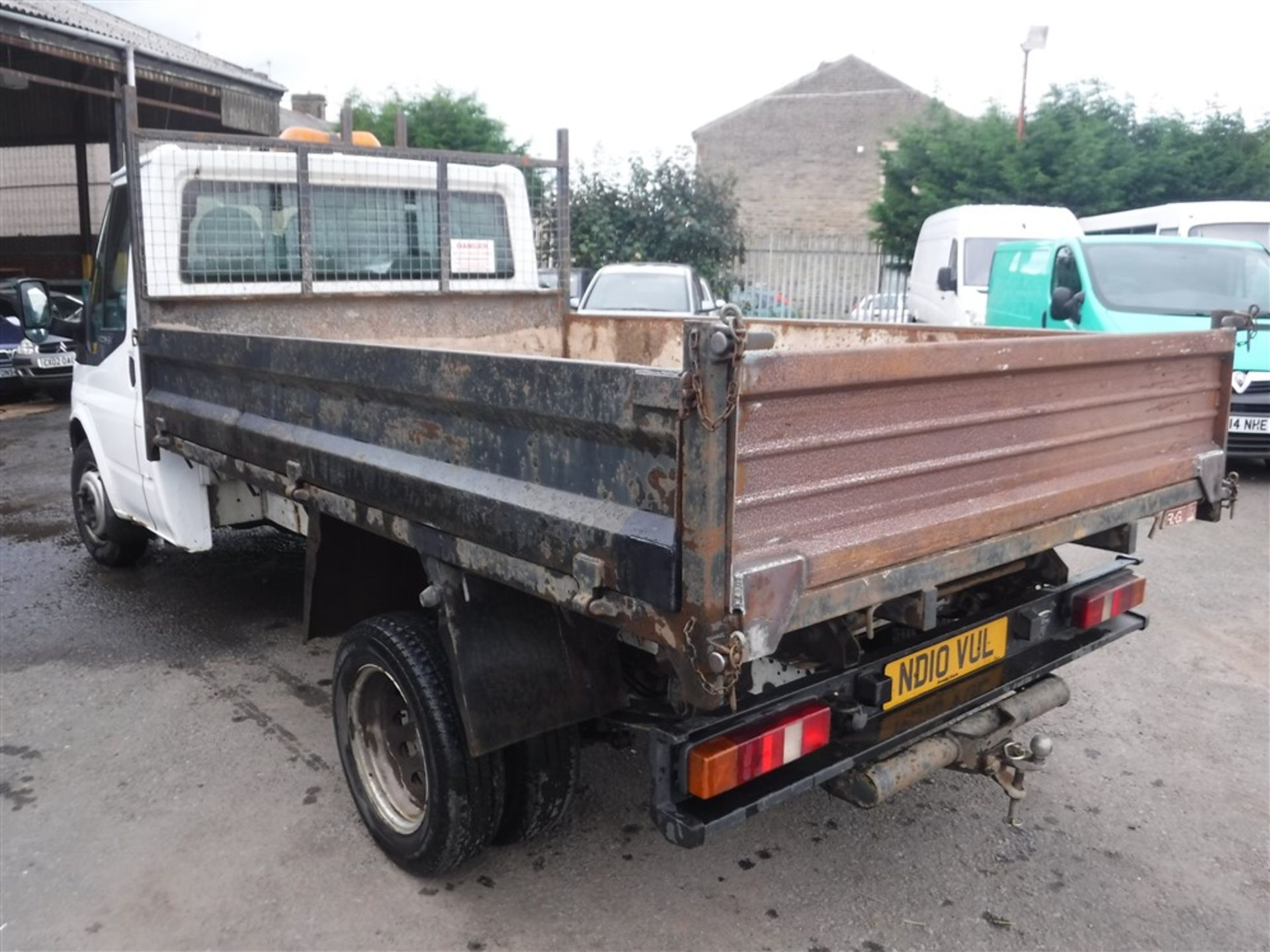 10 reg FORD TRANSIT TIPPER 100 T350M RWD TIPPER, 1ST REG 08/10, TEST 05/17, 126100M WARRANTED, V5 - Image 3 of 5