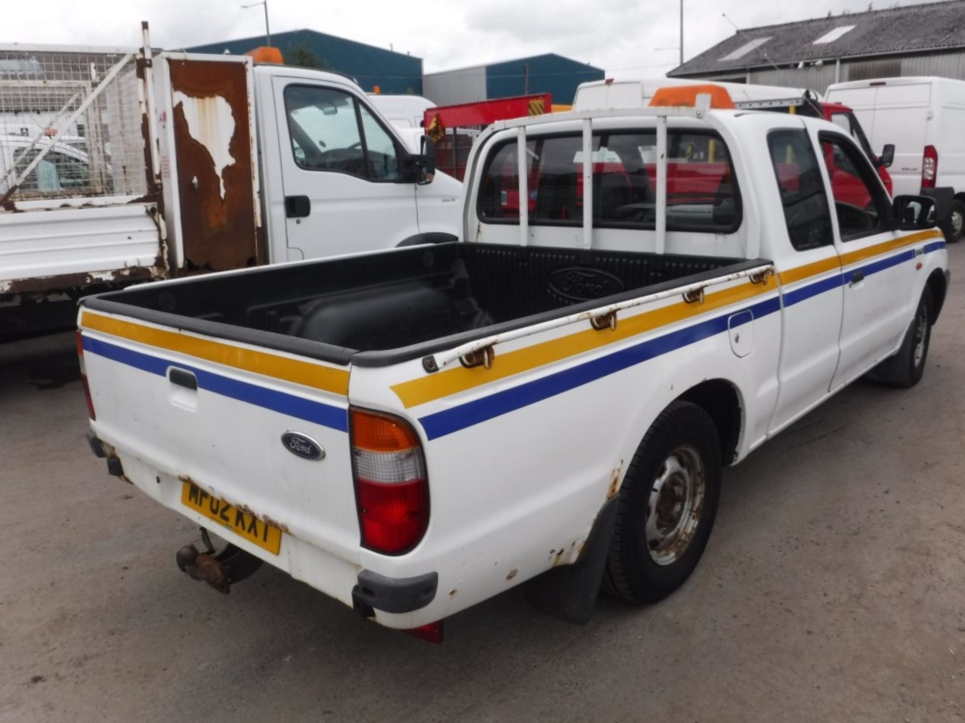 02 reg FORD RANGER SUPER CAB PICKUP, 1ST REG 03/02, TEST 10/16, 166078M, V5 HERE, 3 FORMER - Image 4 of 5