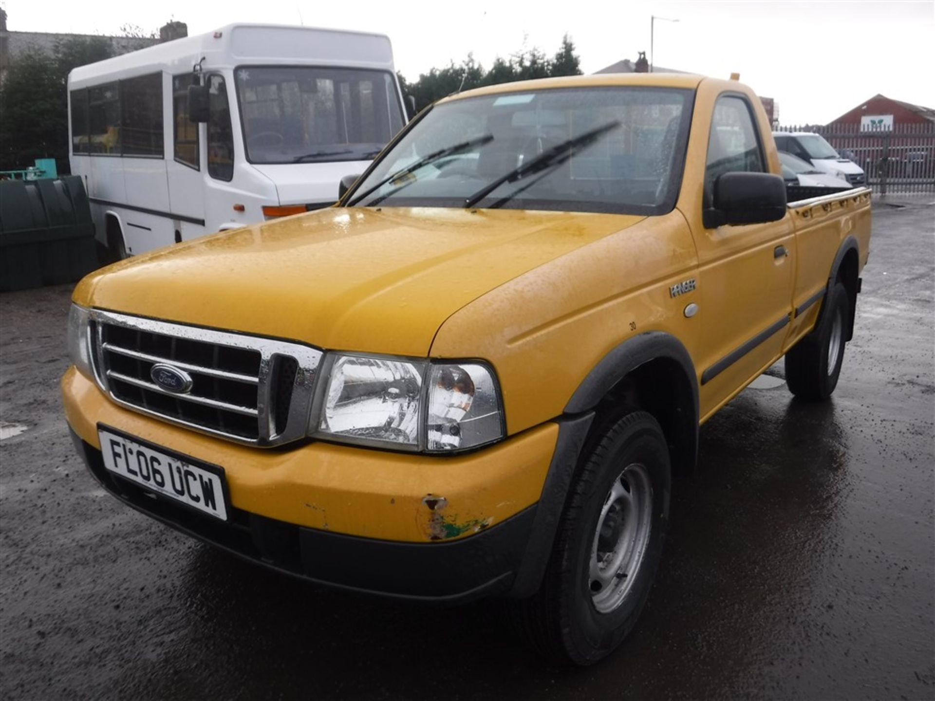 06 reg FORD RANGER TURBO DIESEL PICKUP, 1ST REG 03/06, TEST 03/17, V5 HERE, 1 FORMER KEEPER [+ VAT] - Bild 2 aus 5