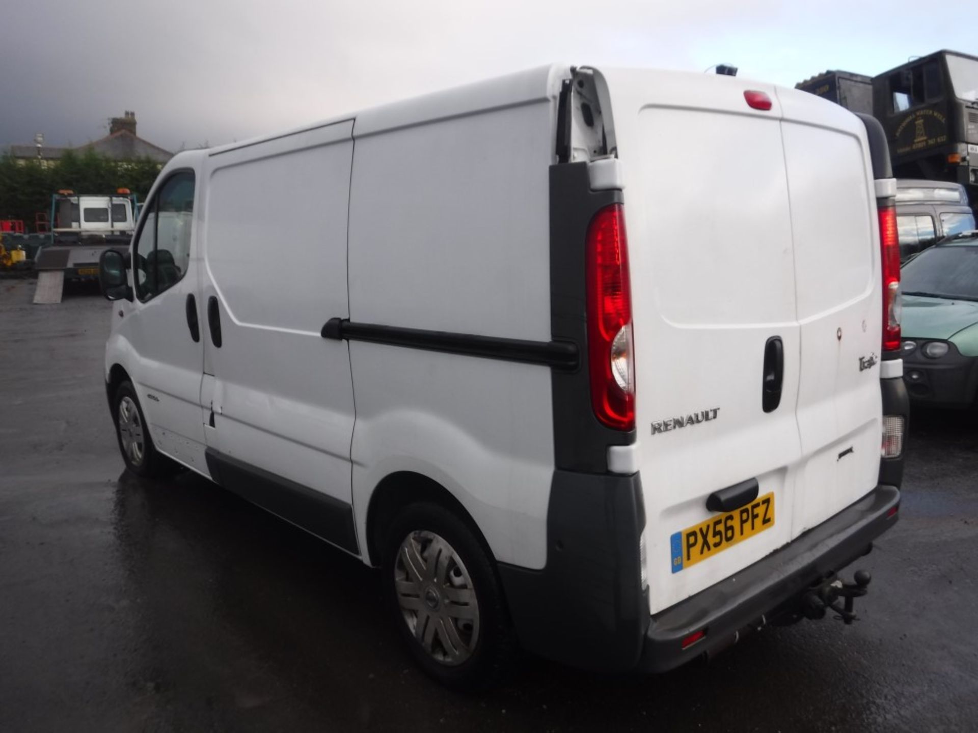 56 reg RENAULT TRAFIC SL27 DCI 100 PANEL VAN, 1ST REG 10/06, TEST 06/17, 380053M WARRANTED, V5 HERE, - Image 3 of 5