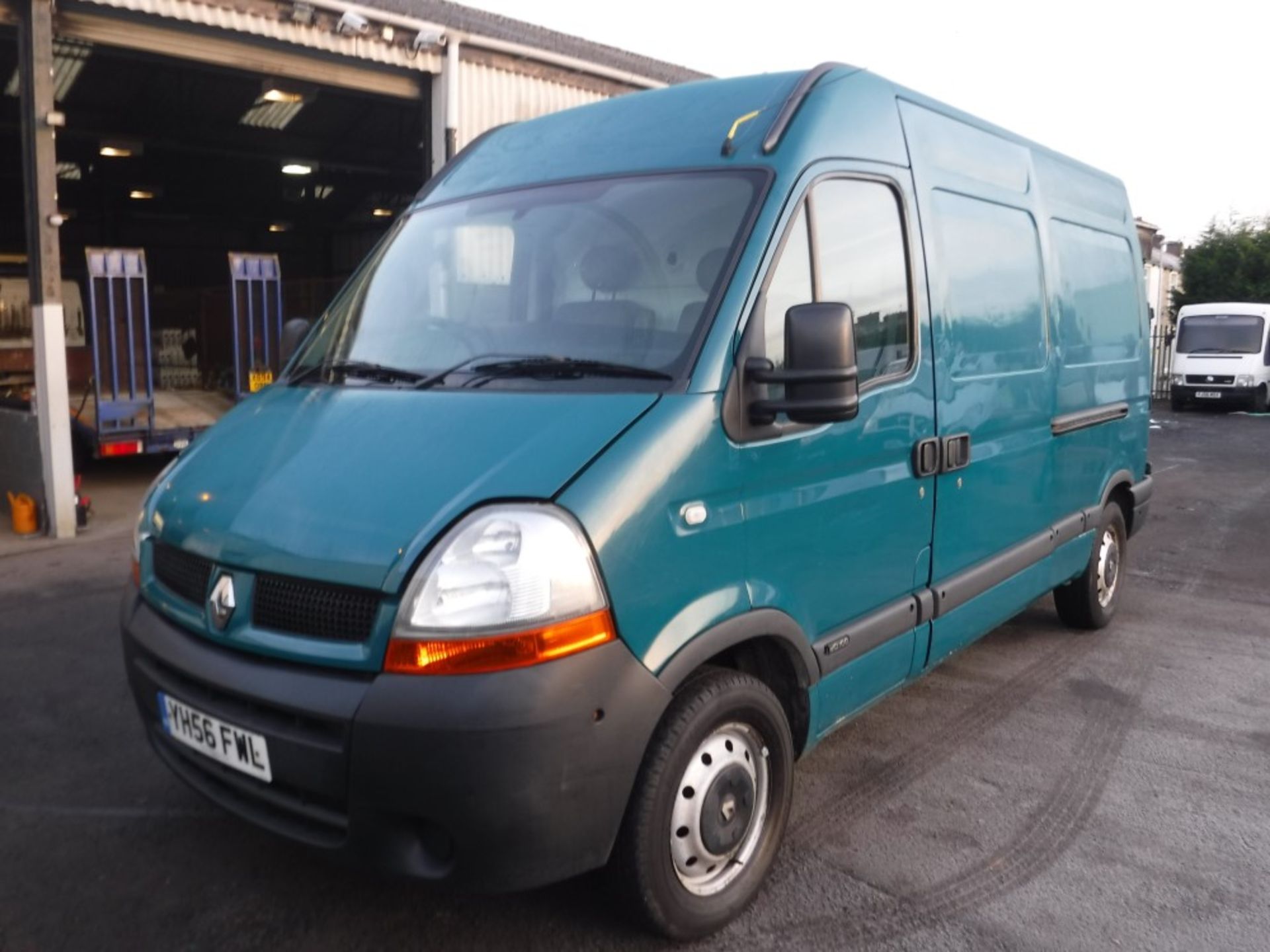 56 reg RENAULT MASTER MM35 DCI 100 MWB, 1ST REG 11/06, 125025M WARRANTED, V5 HERE, 2 FORMER - Image 2 of 5