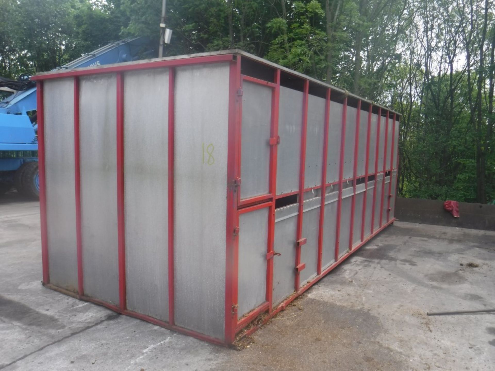 ALLEY HORSE BOX CONTAINER, CHEQUERED PLATE FLOOR, 20' X 7'5" X 6'8", VERY GOOD CONDITION [+ VAT]