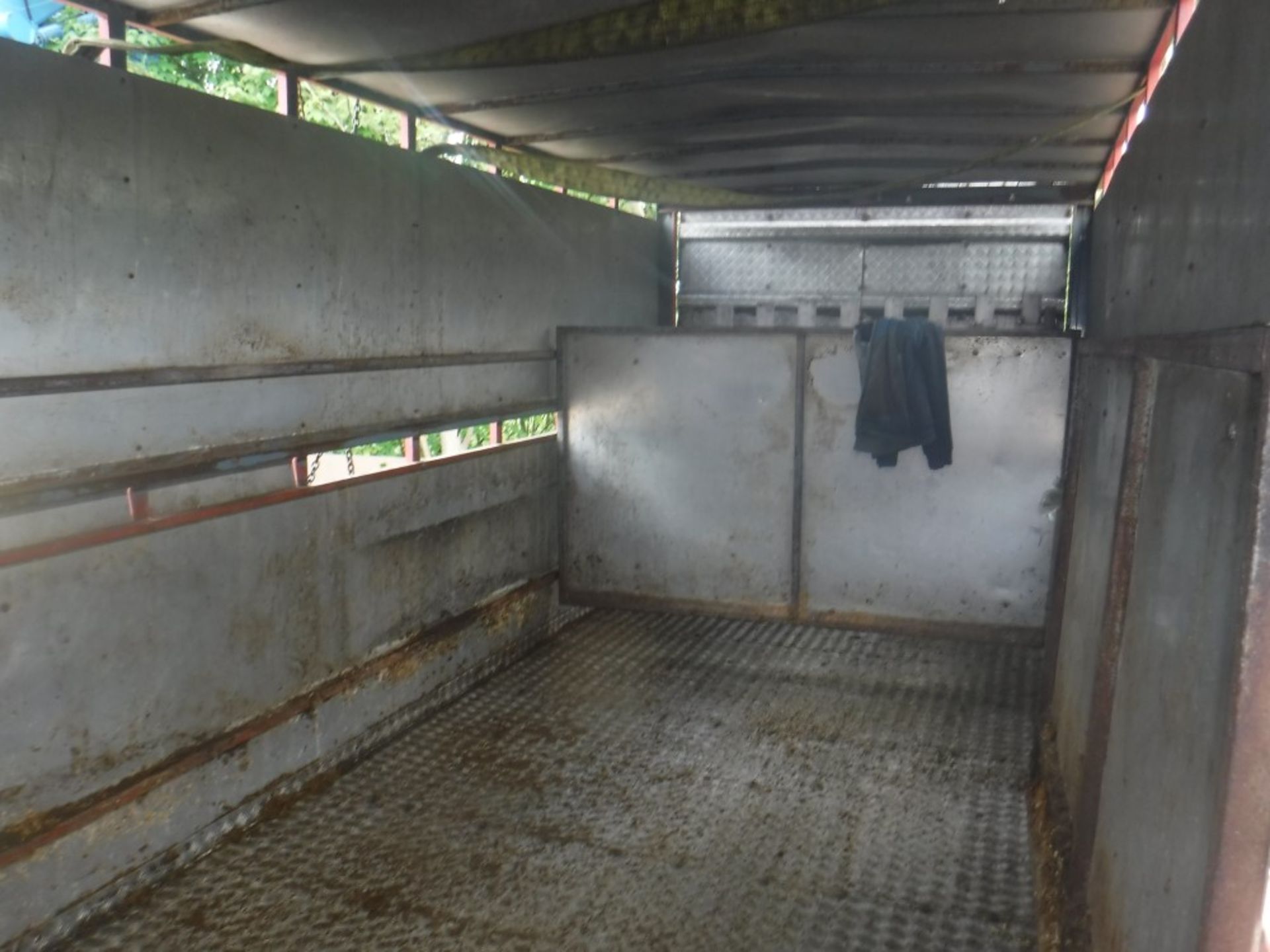 ALLEY HORSE BOX CONTAINER, CHEQUERED PLATE FLOOR, 20' X 7'5" X 6'8", VERY GOOD CONDITION [+ VAT] - Image 5 of 6