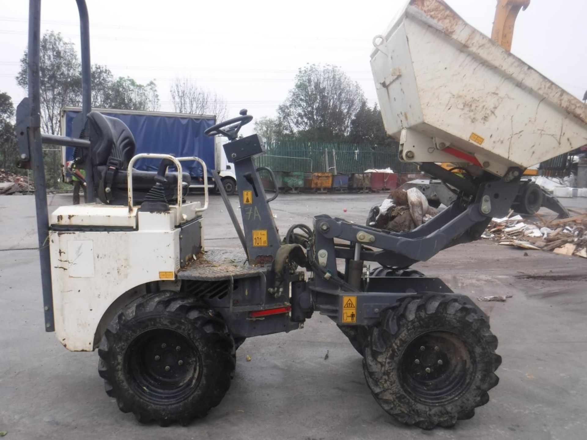 TEREX HIGH RISE 1 TON DUMPER, VERY GOOD CONDITION [+ VAT] - Image 2 of 4