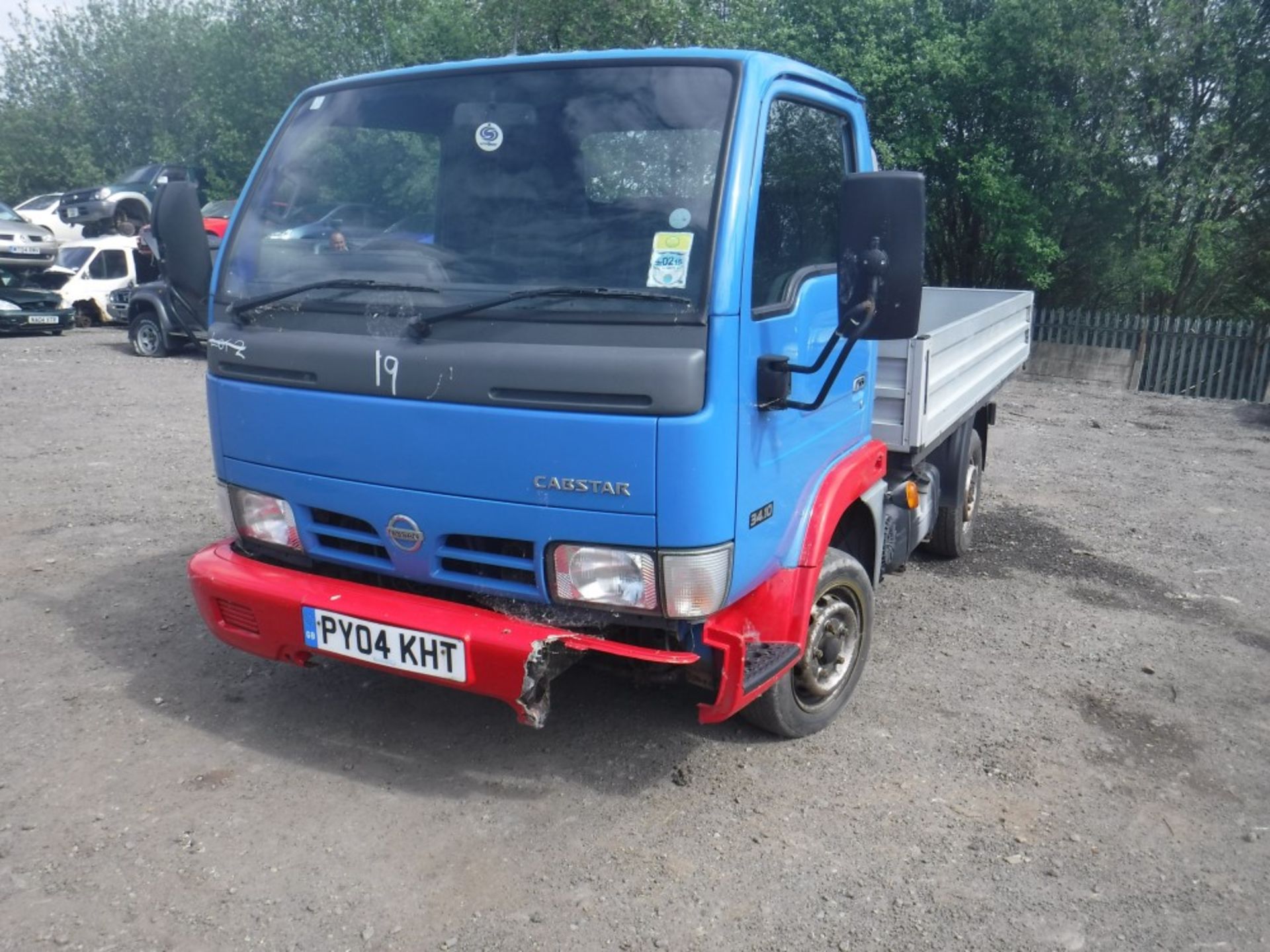 2004 04 reg NISSAN CABSTAR 34.10, RUNNER BUT NEEDS A CLUTCH, PART V5 - GREEN SLIP ONLY [+ VAT] - Image 2 of 5