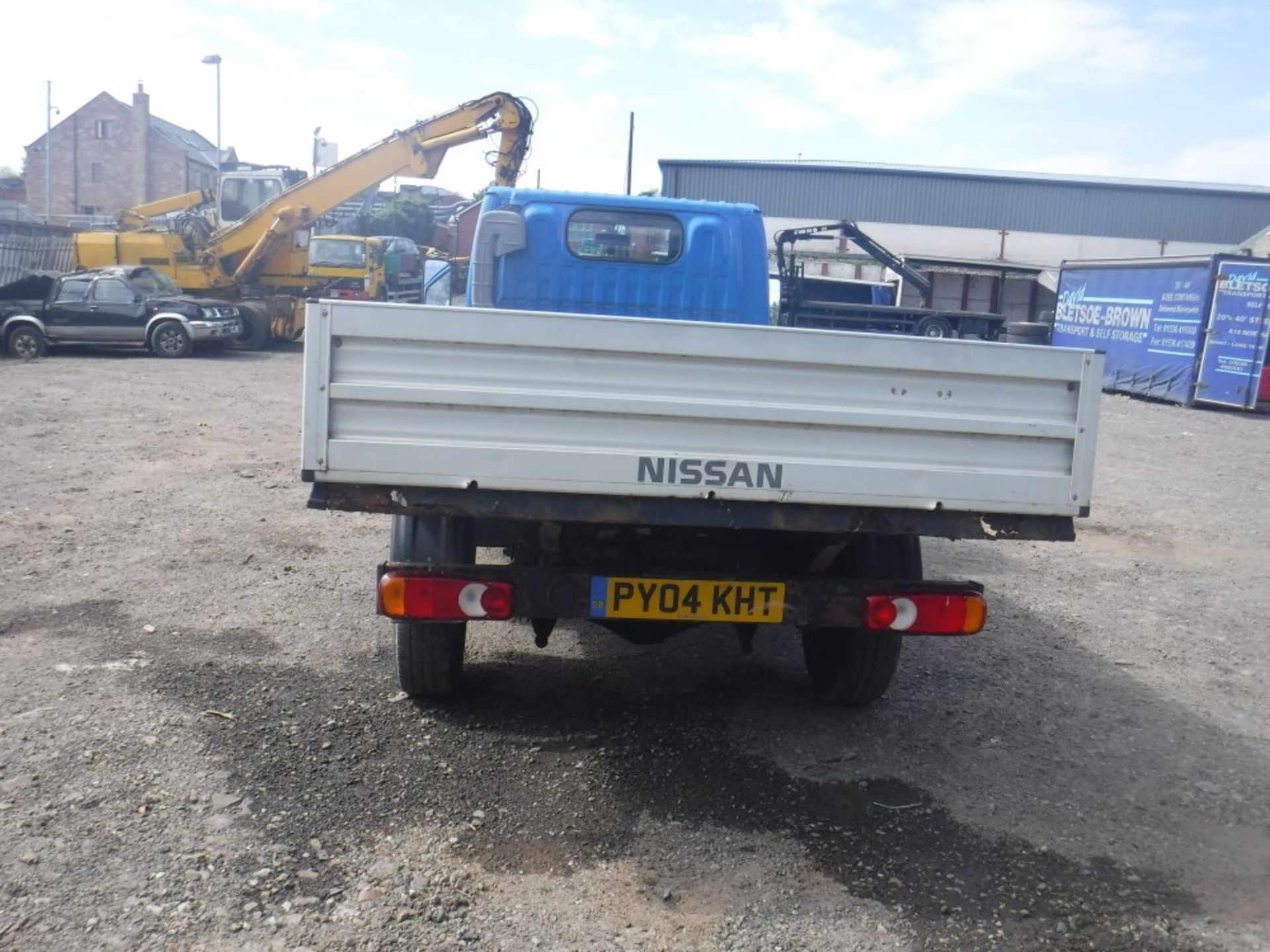 2004 04 reg NISSAN CABSTAR 34.10, RUNNER BUT NEEDS A CLUTCH, PART V5 - GREEN SLIP ONLY [+ VAT] - Image 4 of 5