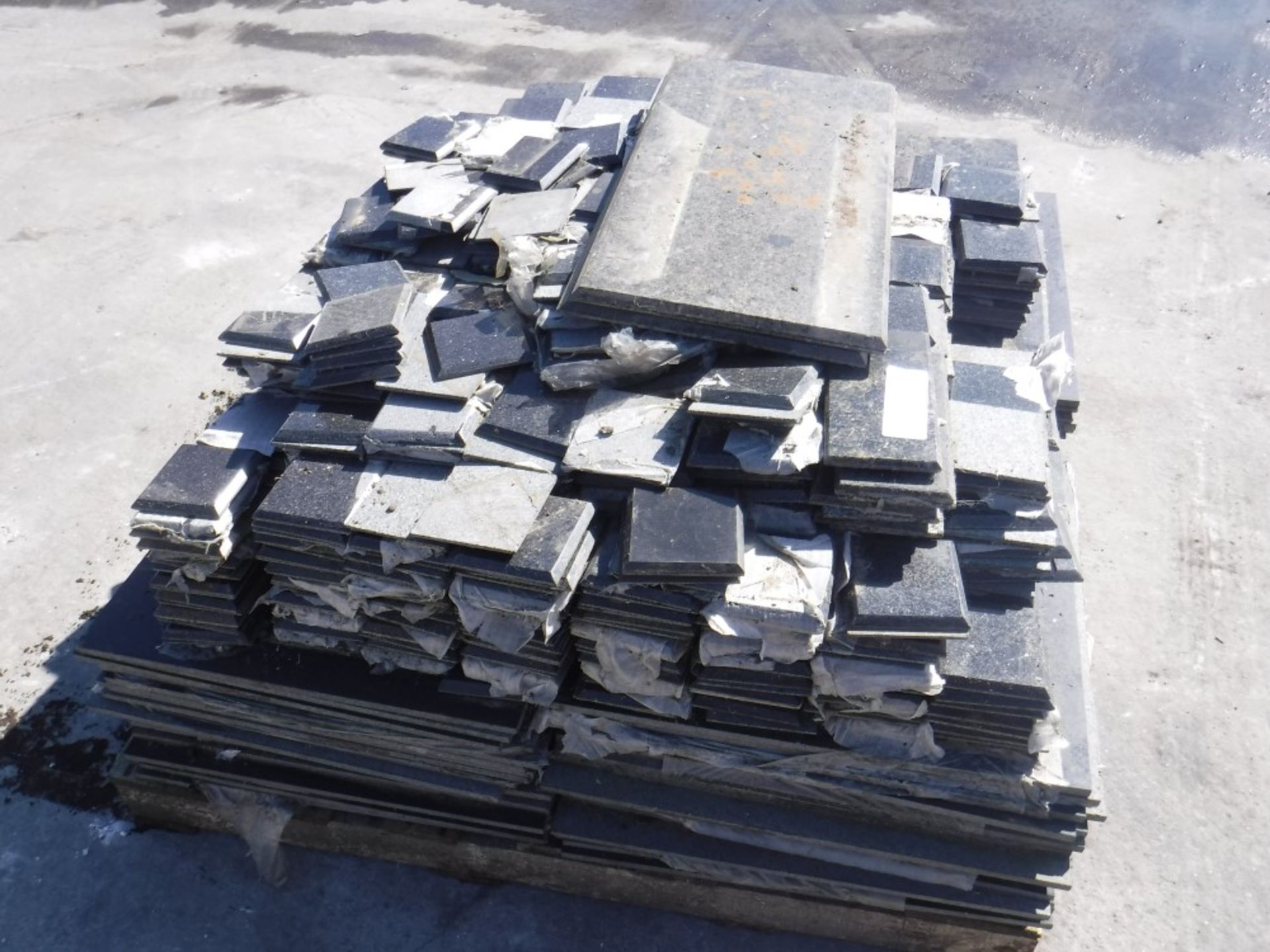 PALLET OF BLACK GRANITE TILES [+ VAT]