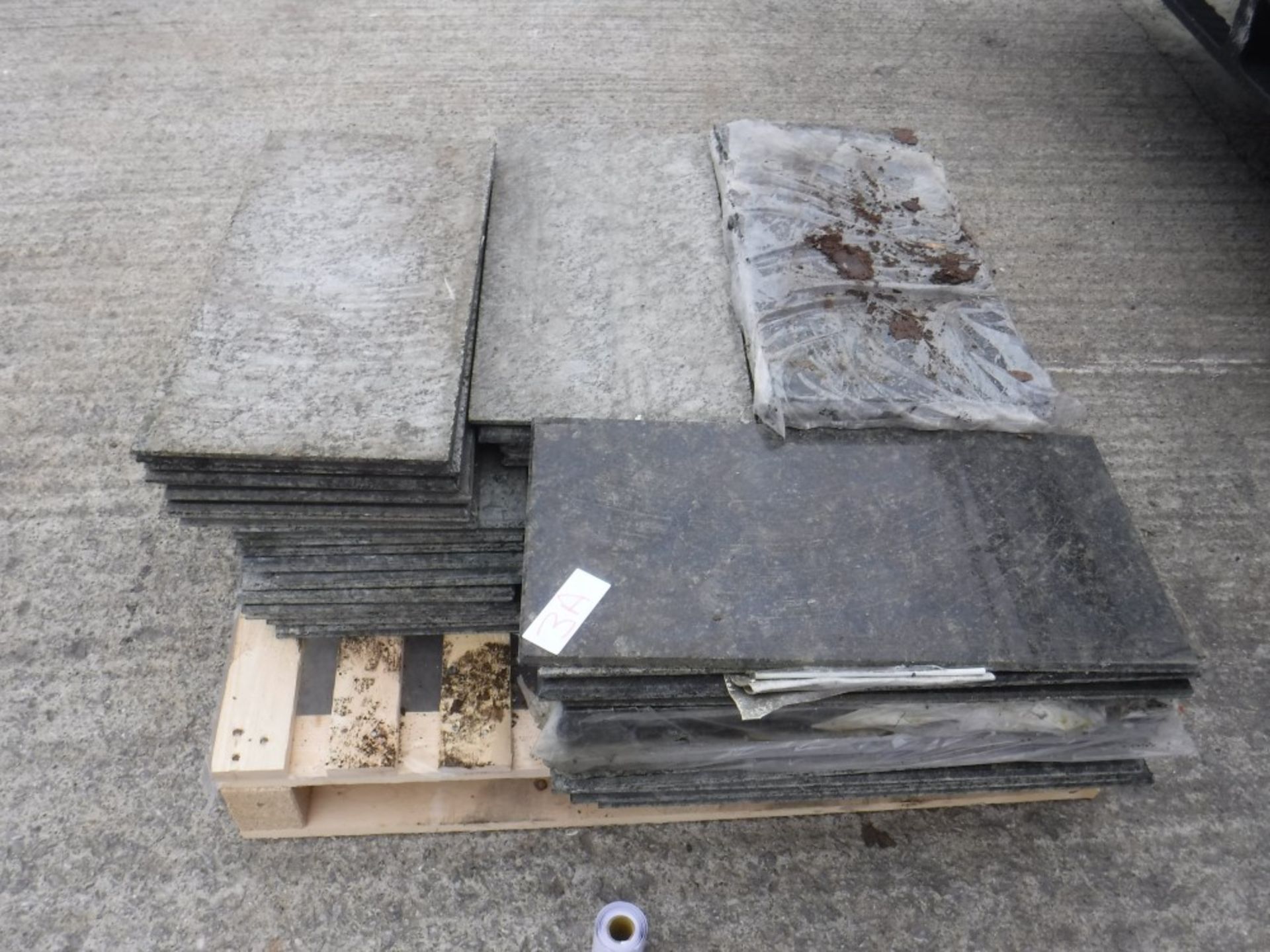 PALLET OF LARGE BLACK GRANITE TILES NEW [+ VAT]