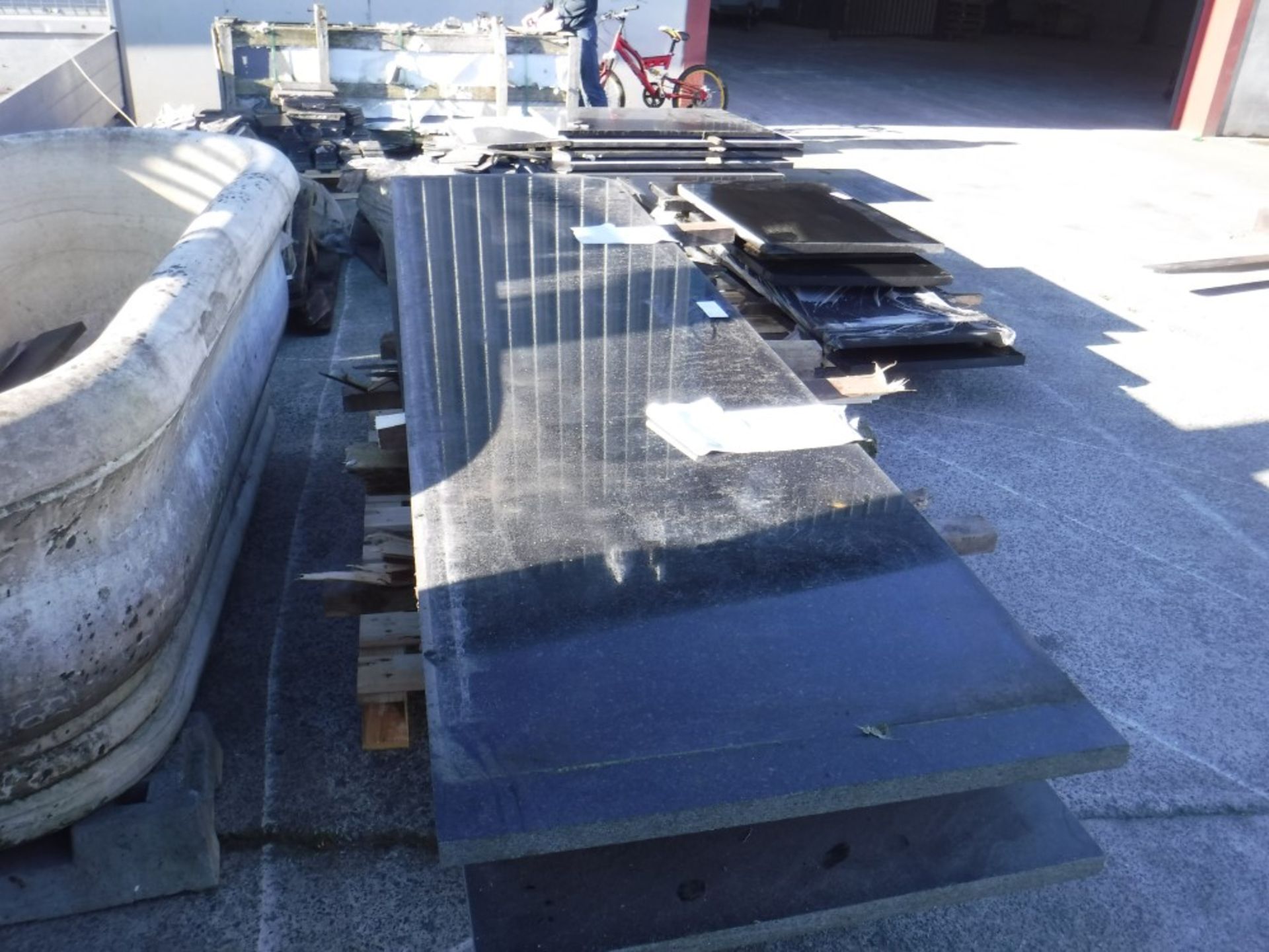 7 PIECES OF BLACK GRANITE WORKTOP [+ VAT]