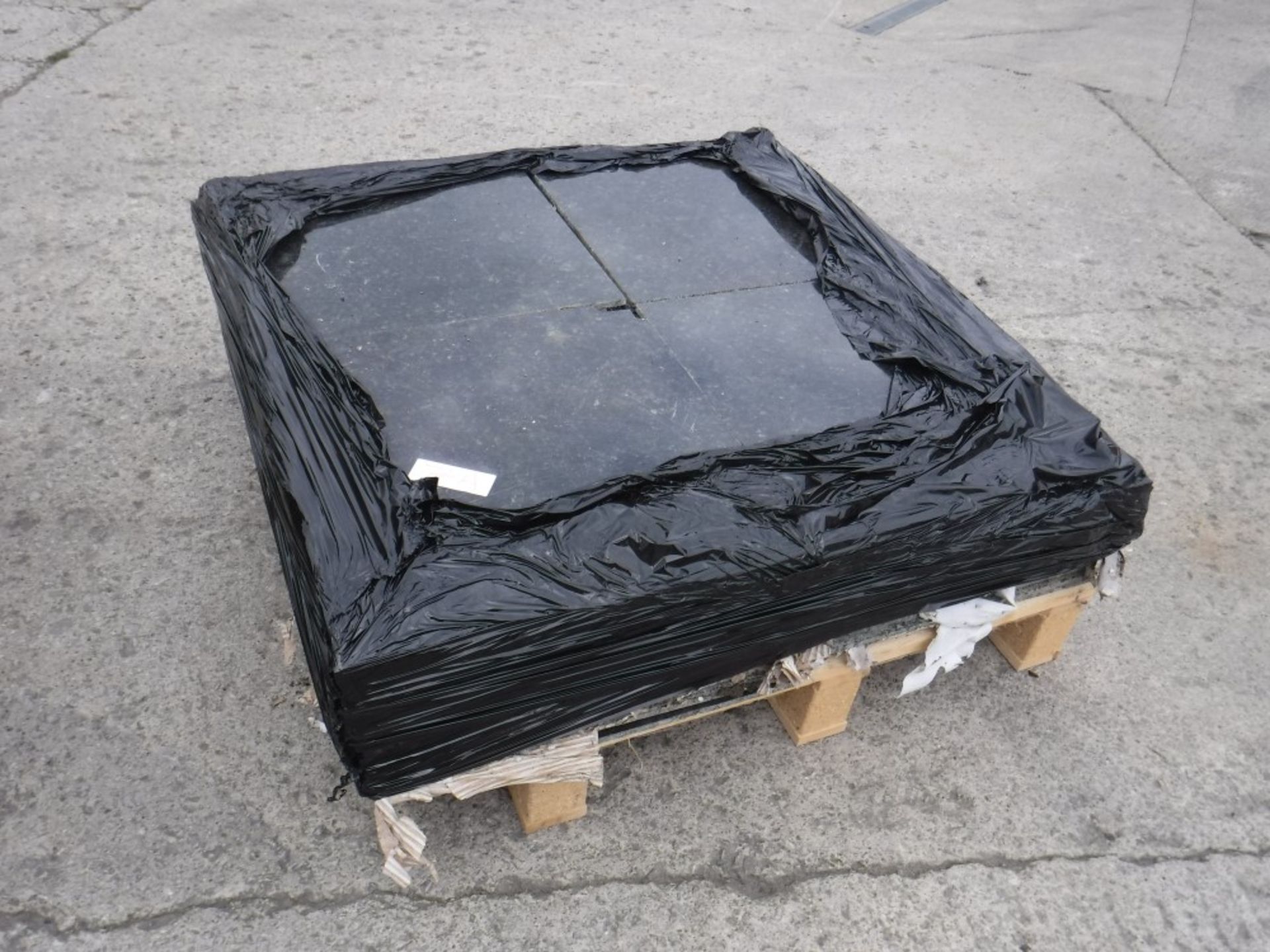 PALLET OF LARGE SQUARE BLACK GRANITE TILES [+ VAT] - Image 2 of 2