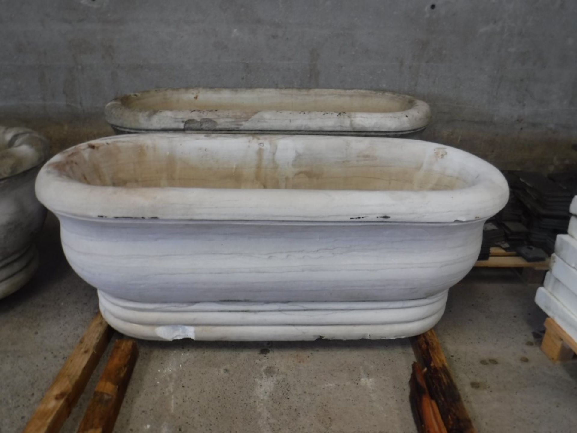 LARGE MARBLE BATH INDOOR OUTDOOR USE WATER FEATURE [+ VAT]