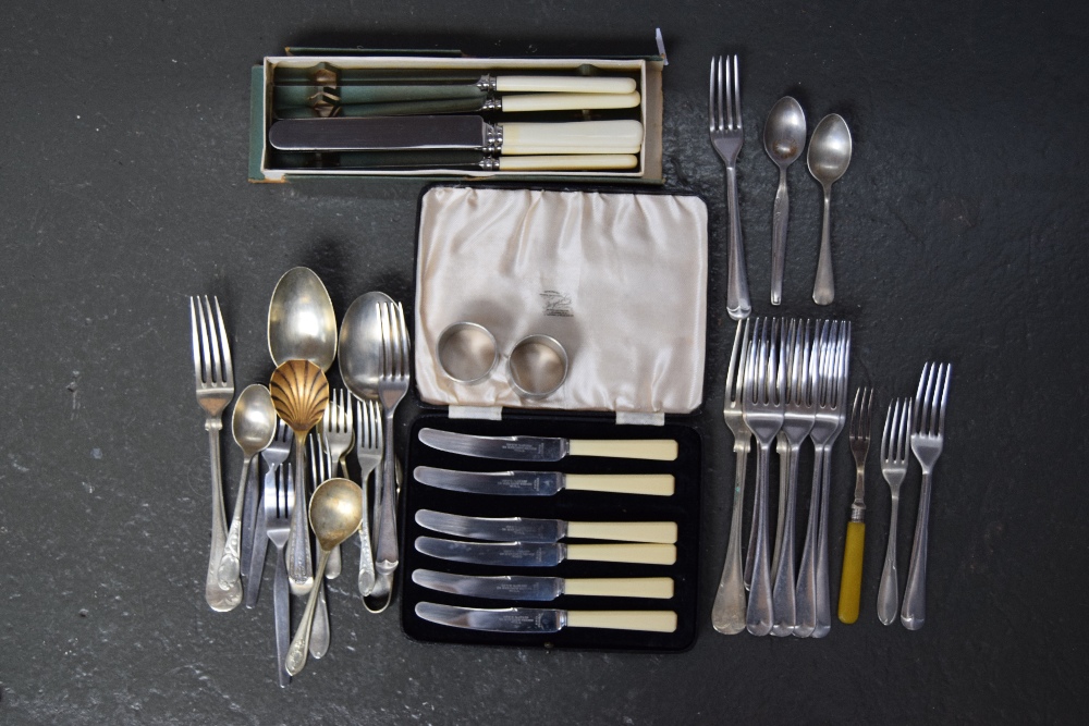A mixed box of flatware, - Image 3 of 6