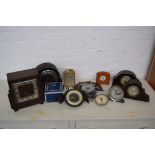 A quantity of vintage clocks including mantle clock,